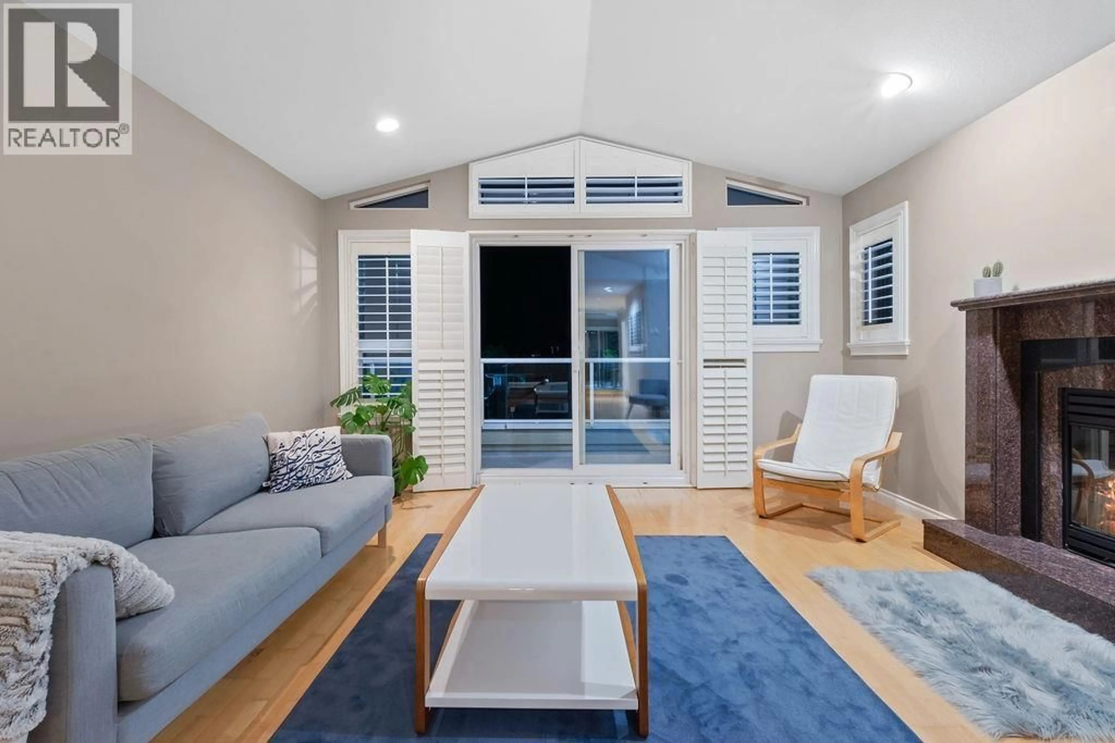 Living room with furniture, unknown for 2517 MARINE DRIVE, West Vancouver British Columbia V7V1L5