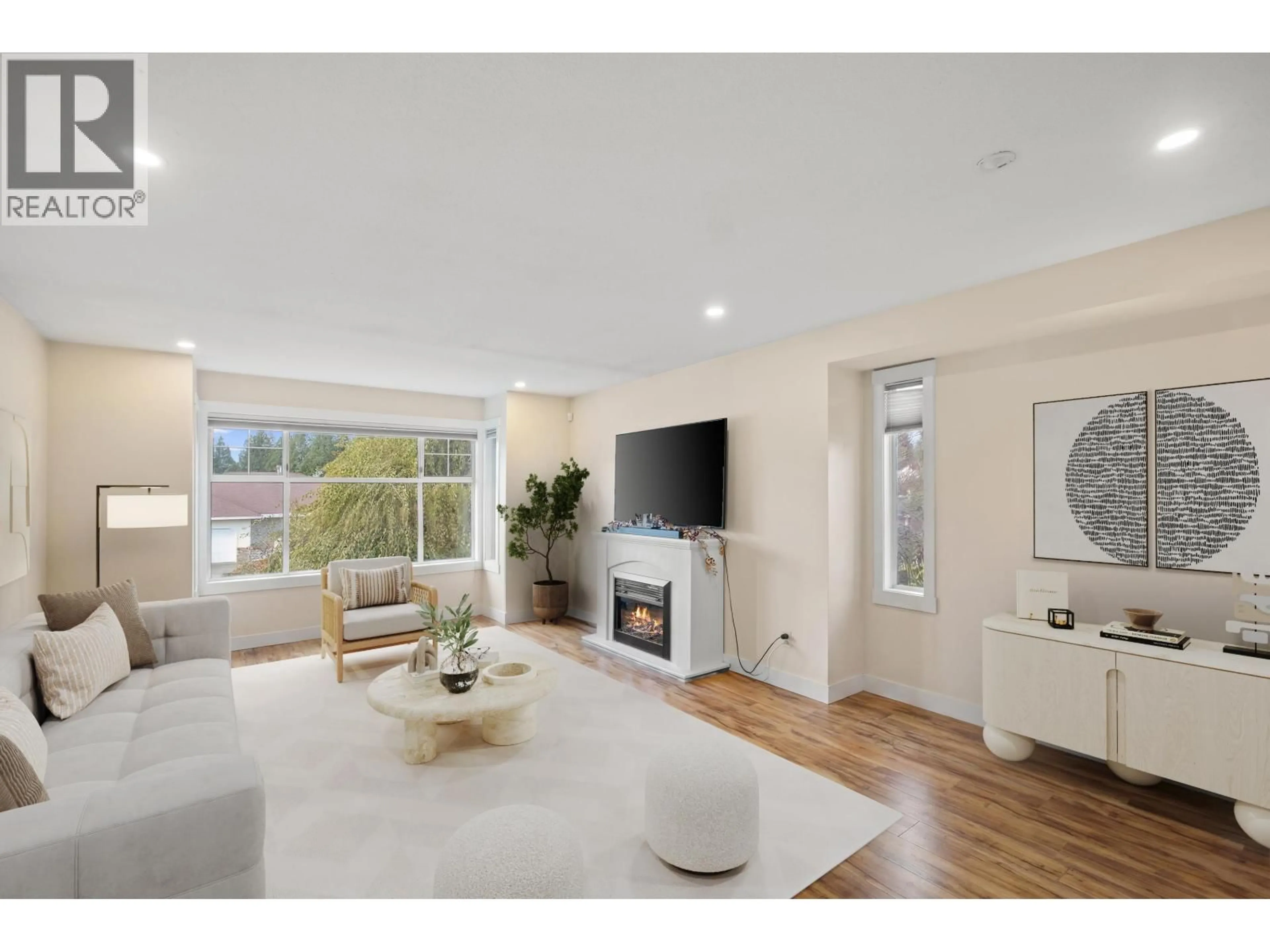 Living room with furniture, unknown for 19416 123 AVENUE, Pitt Meadows British Columbia V3Y2K3