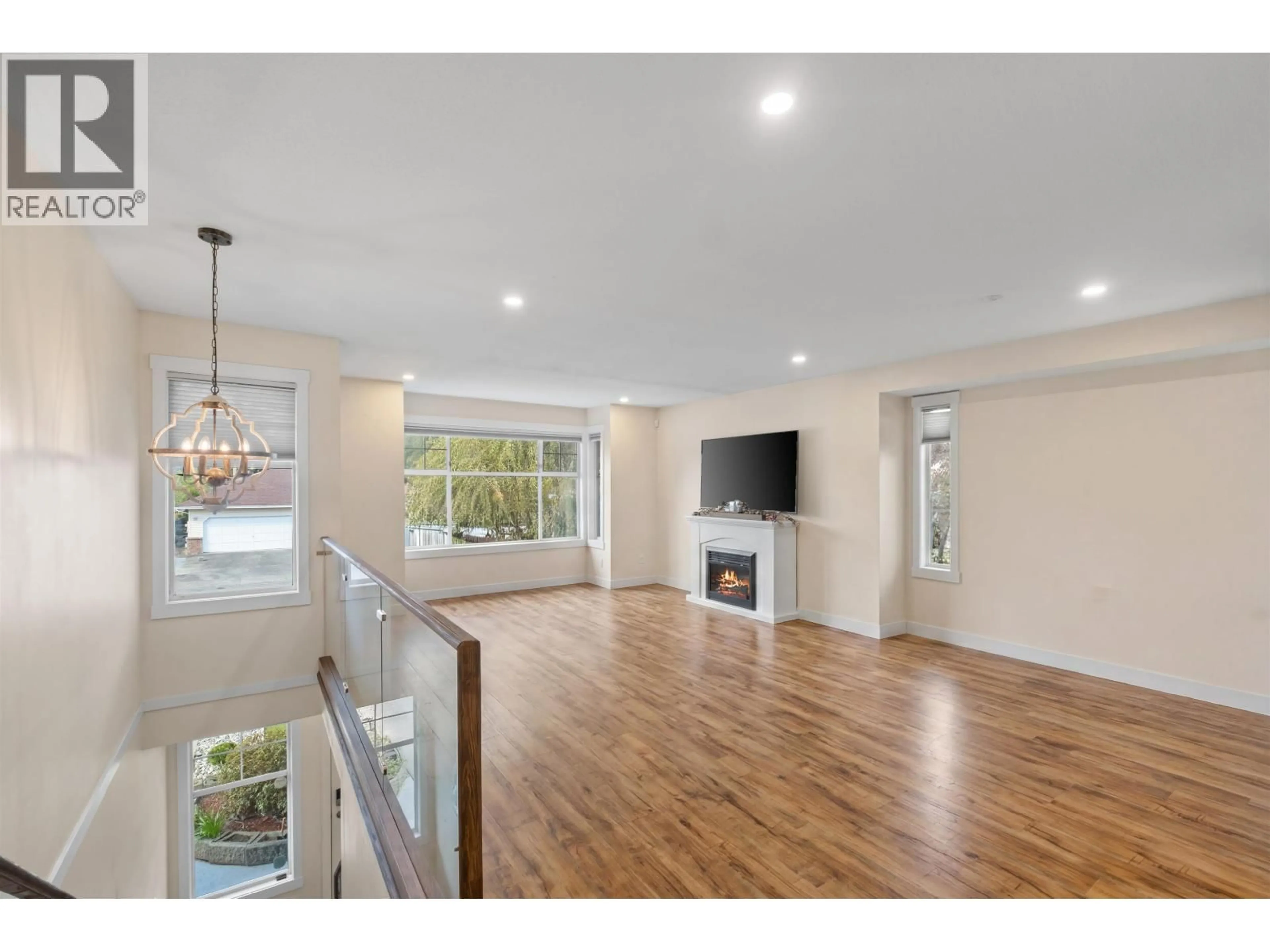 Unknown for 19416 123 AVENUE, Pitt Meadows British Columbia V3Y2K3