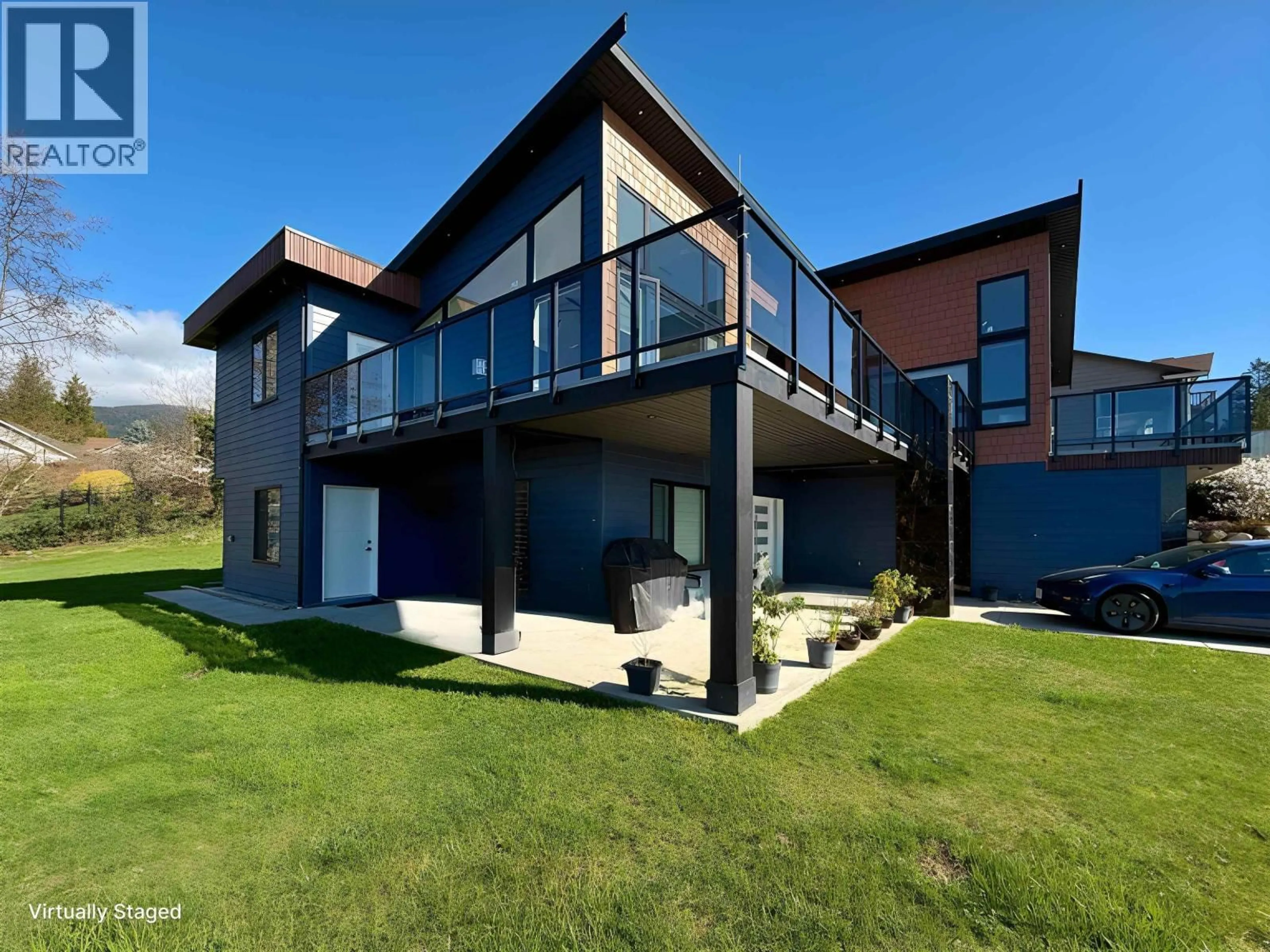 A pic from outside/outdoor area/front of a property/back of a property/a pic from drone, unknown for 1496 BONNIEBROOK HEIGHTS ROAD, Gibsons British Columbia V0N1V5