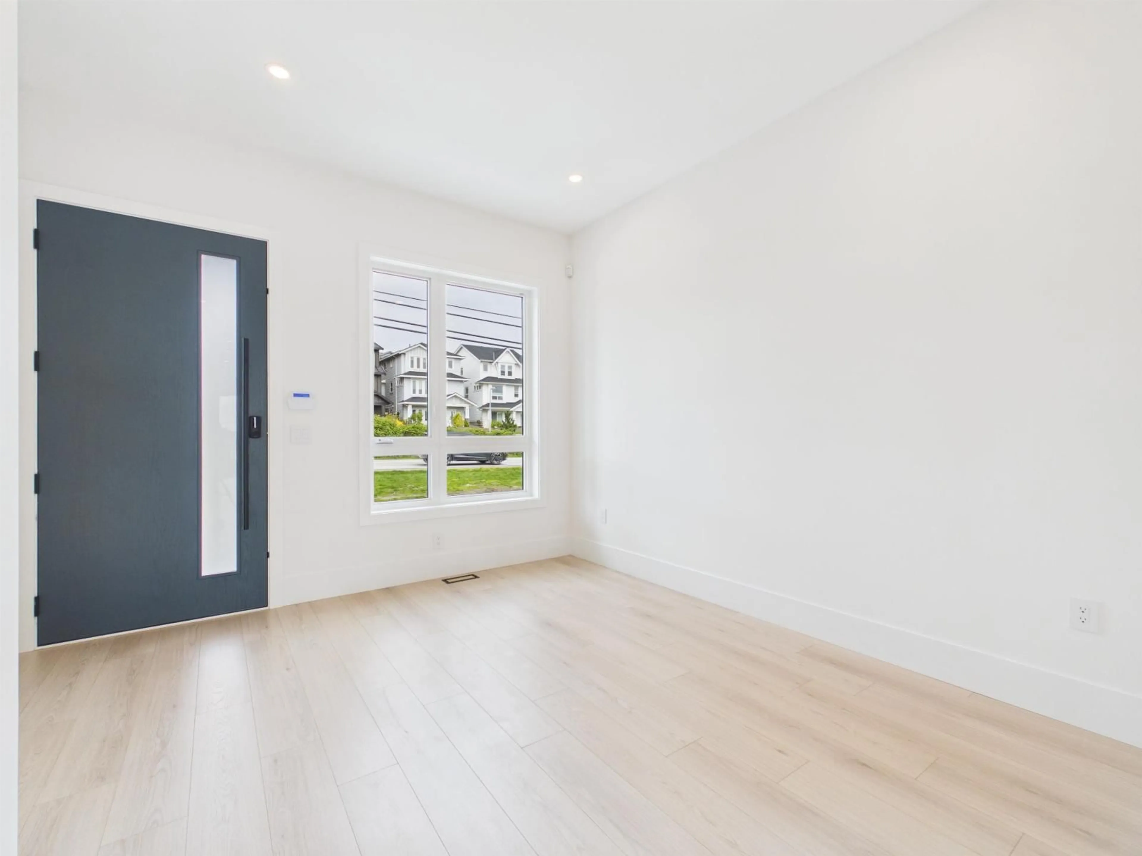 Unknown for 16730 16 AVENUE, Surrey British Columbia V3S9X7
