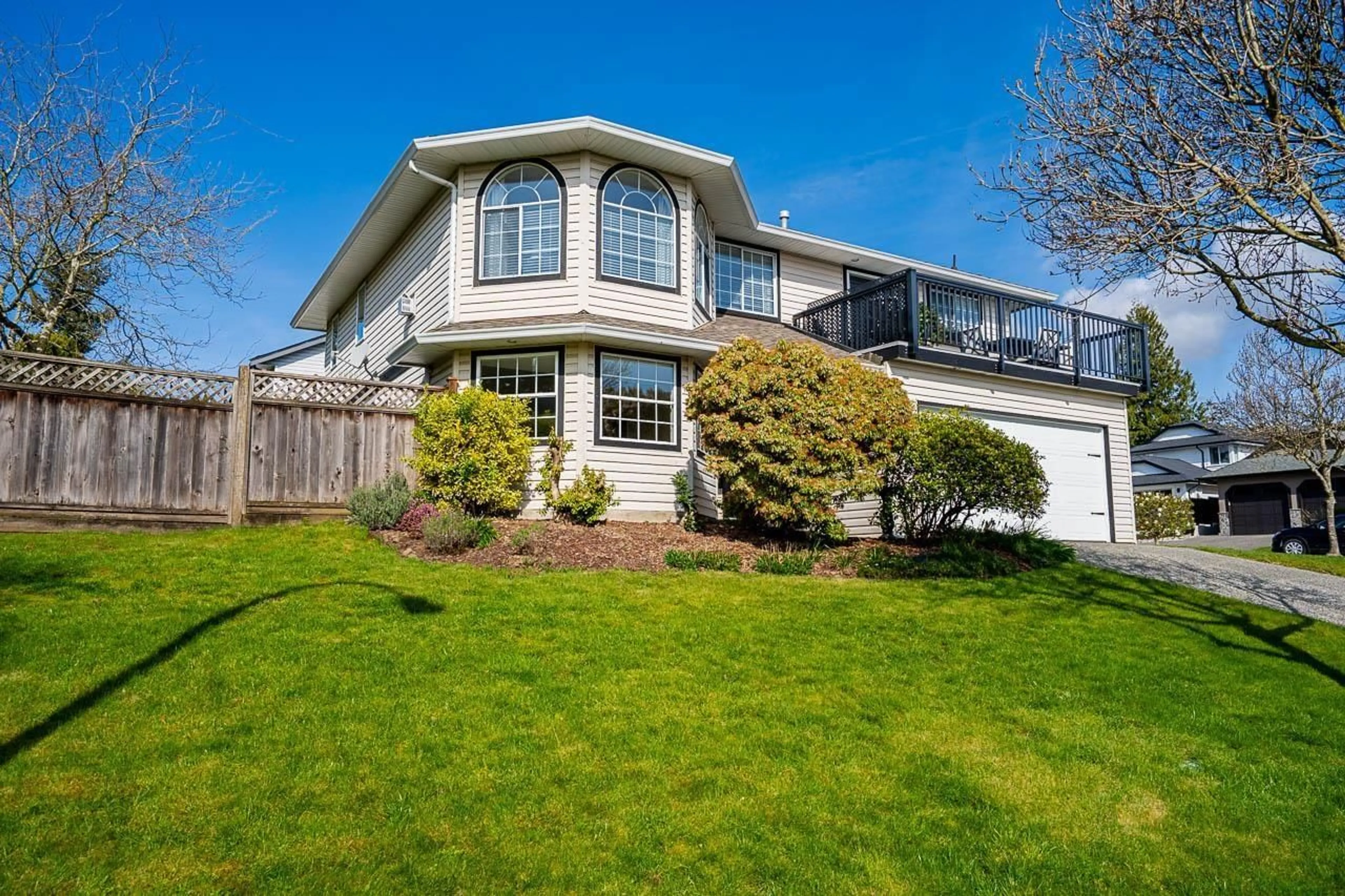 Home with vinyl exterior material, water/lake/river/ocean view for 6031 189A STREET, Surrey British Columbia V3S8A3