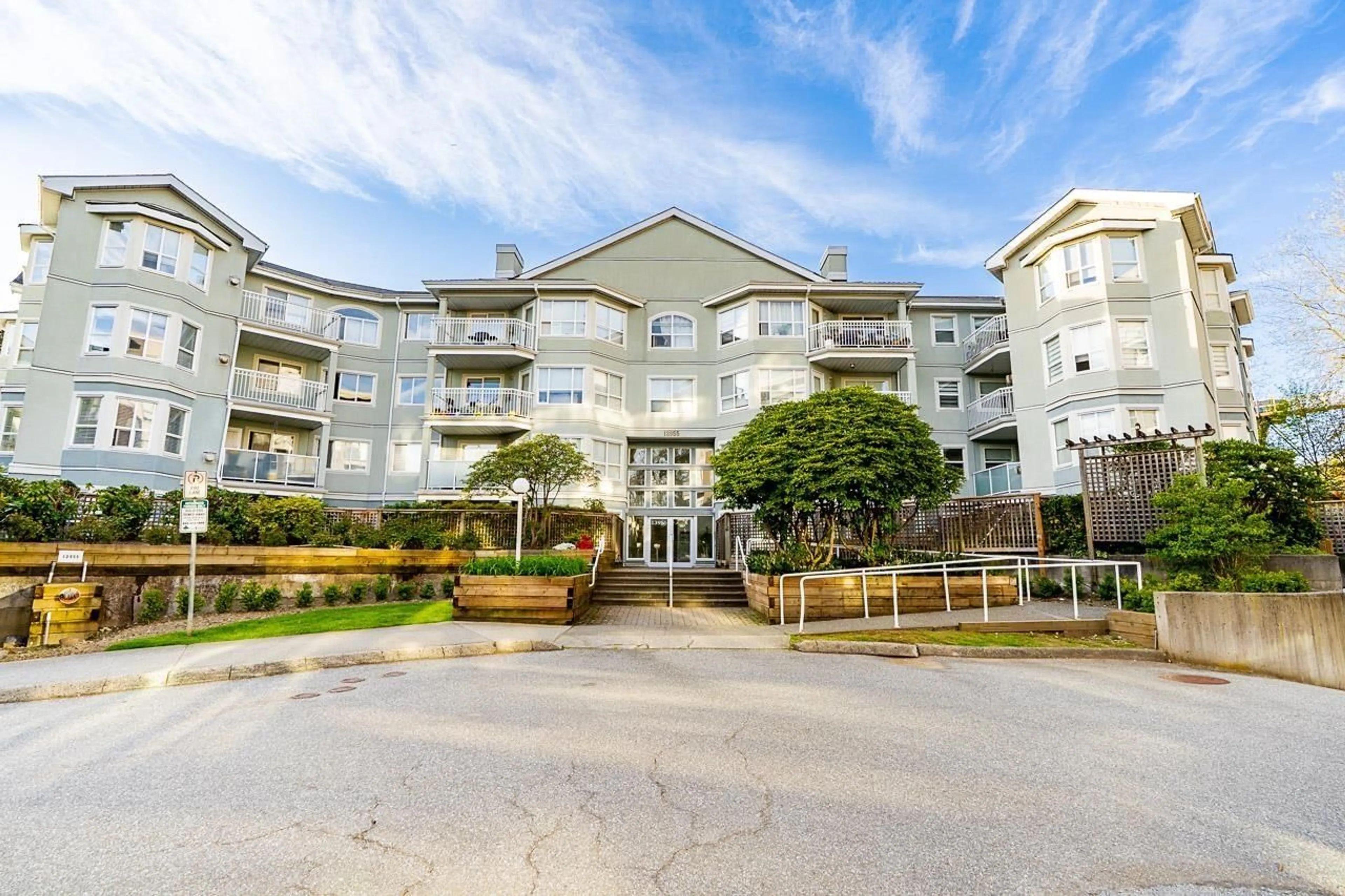 Unknown for 104 - 13955 LAUREL DRIVE, Surrey British Columbia V3T1A8