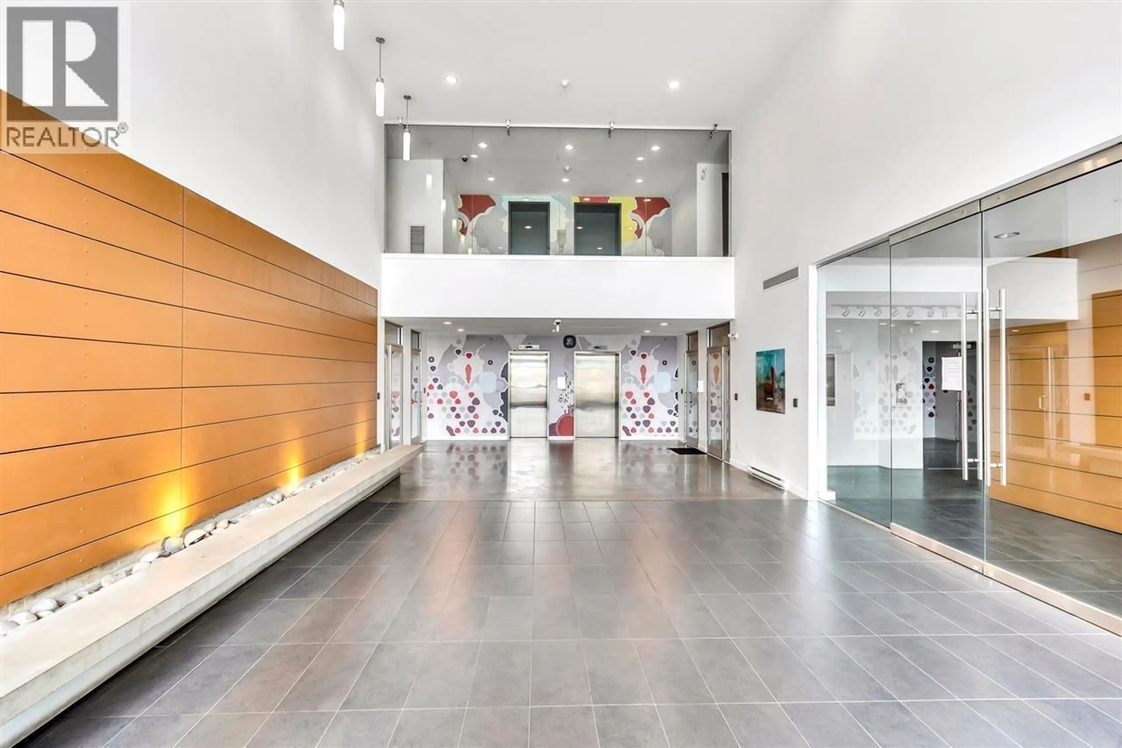 Indoor foyer for 206 - 256 2ND AVENUE, Vancouver British Columbia V5T0A7