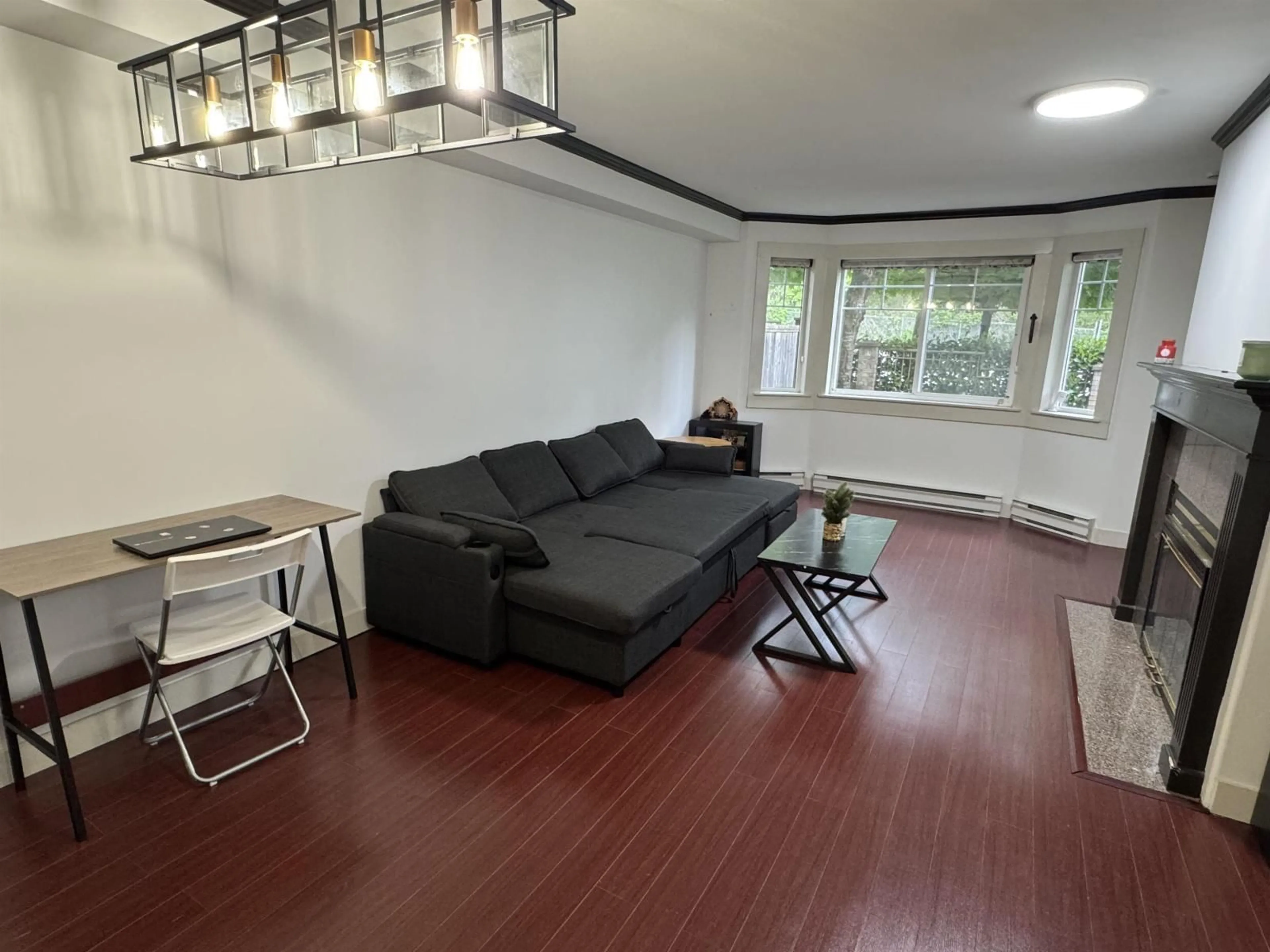 Living room with furniture, unknown for 106 - 9865 140 STREET, Surrey British Columbia V3T4M4