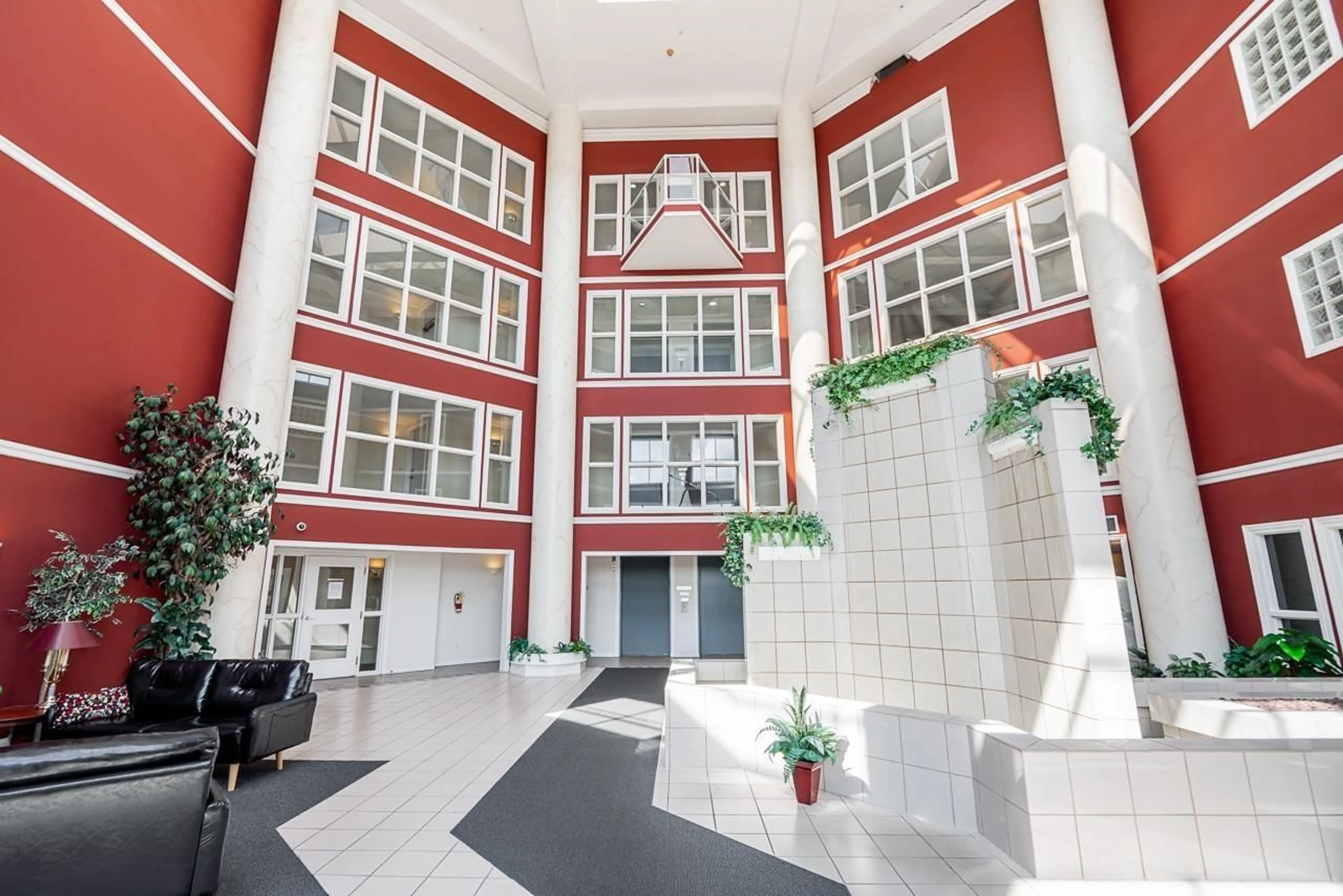 Indoor foyer for 109 - 2626 COUNTESS STREET, Abbotsford British Columbia V2T5P3