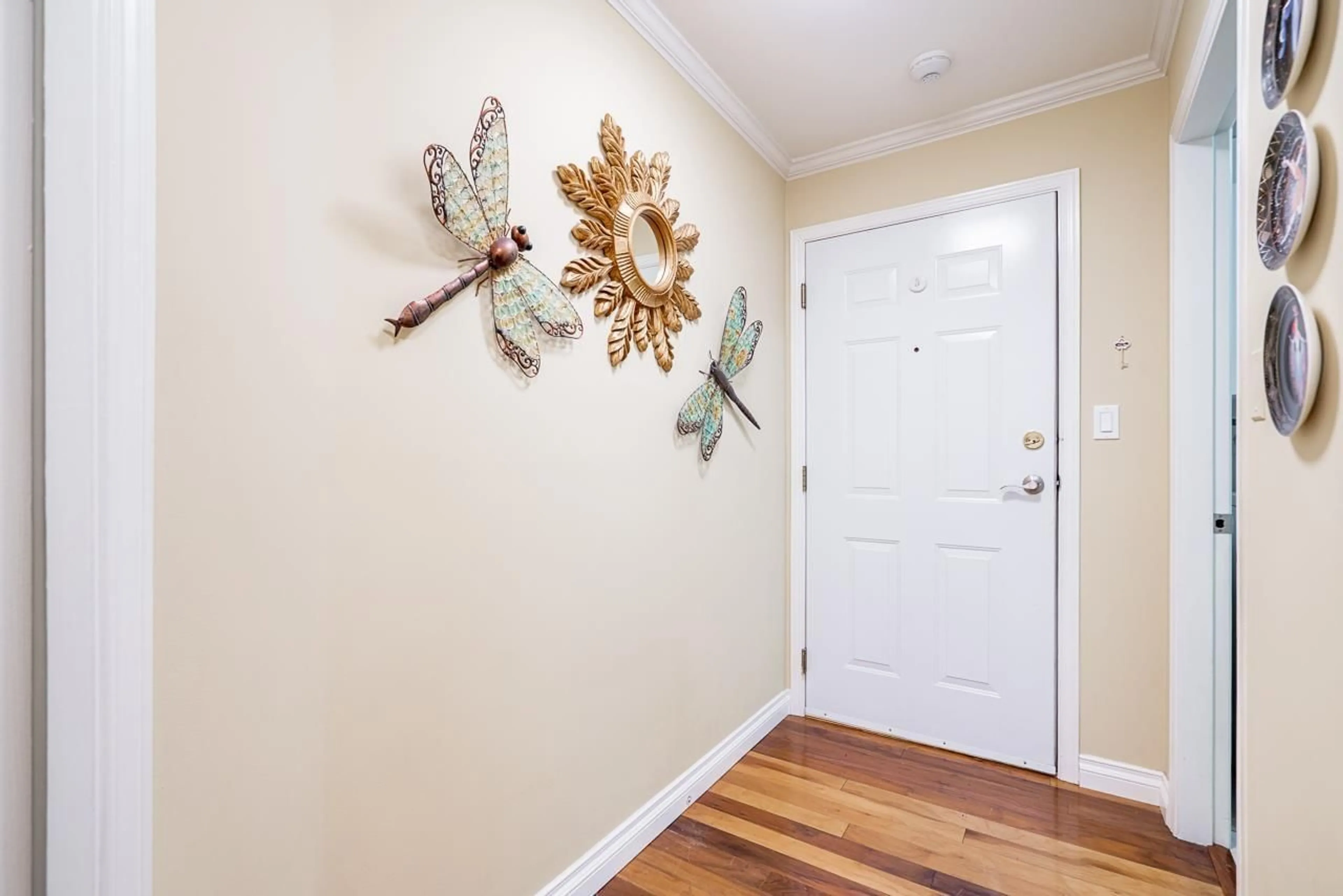Indoor entryway for 109 - 2626 COUNTESS STREET, Abbotsford British Columbia V2T5P3