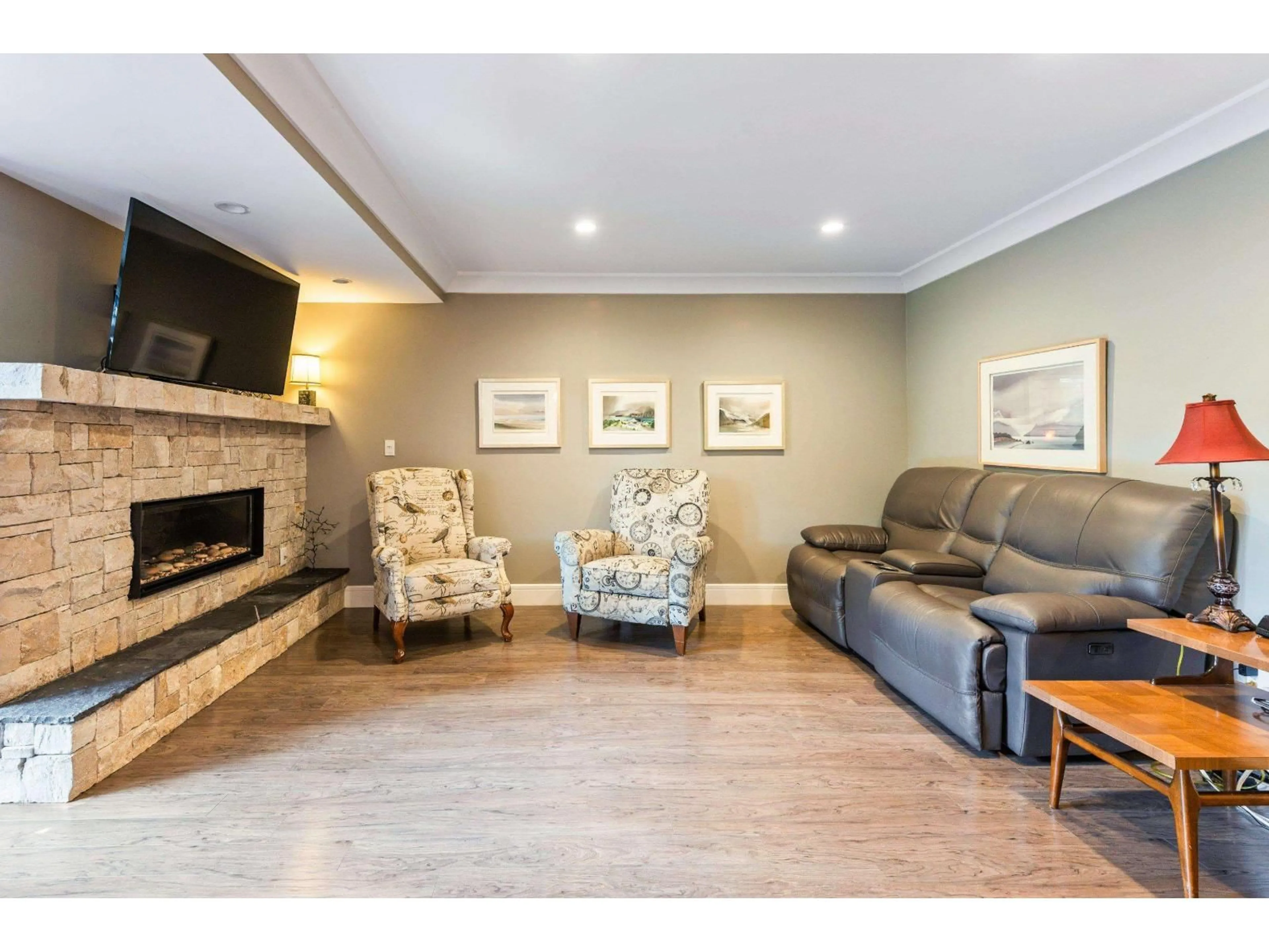 Living room with furniture, unknown for 103 - 12757 16 AVENUE, Surrey British Columbia V4A1N2