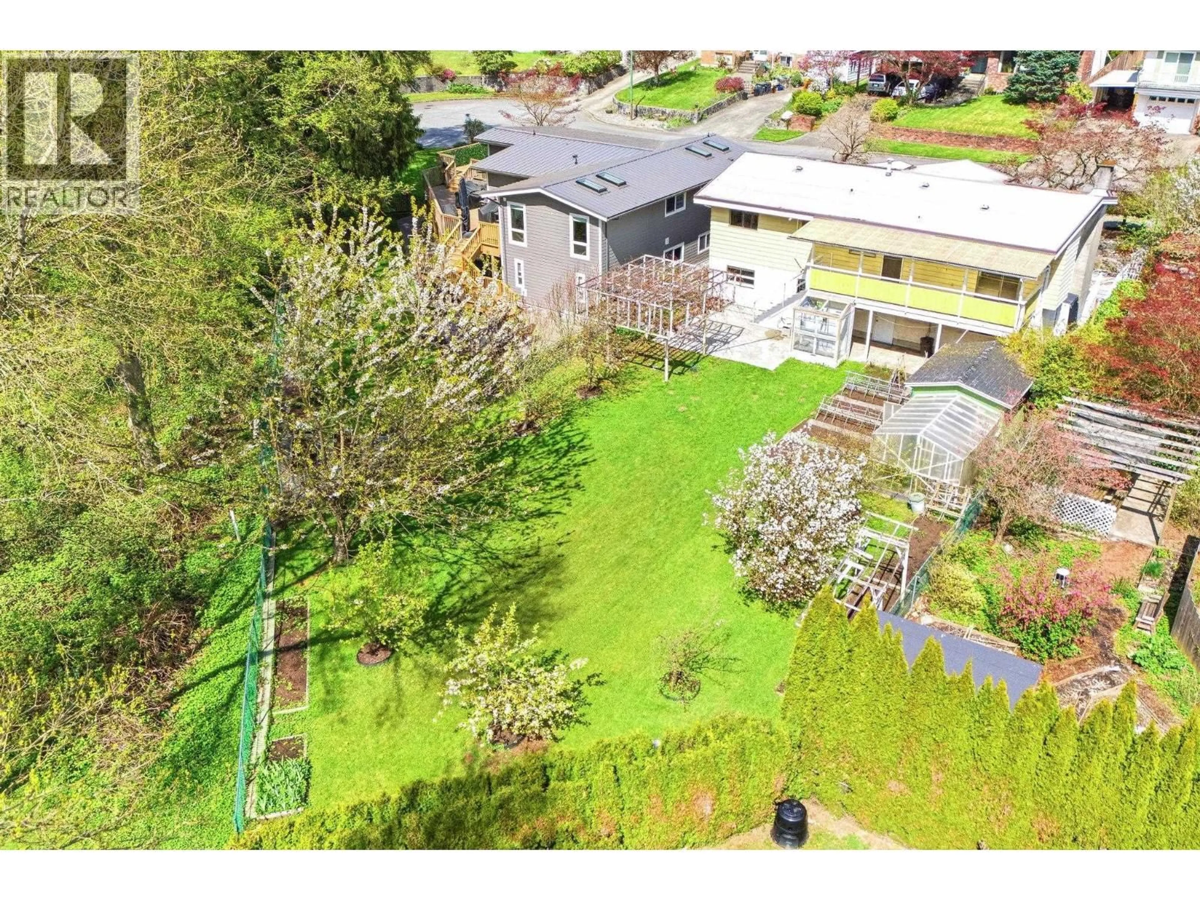 A pic from outside/outdoor area/front of a property/back of a property/a pic from drone, street for 5180 SPRINGDALE COURT, Burnaby British Columbia V5B4P4