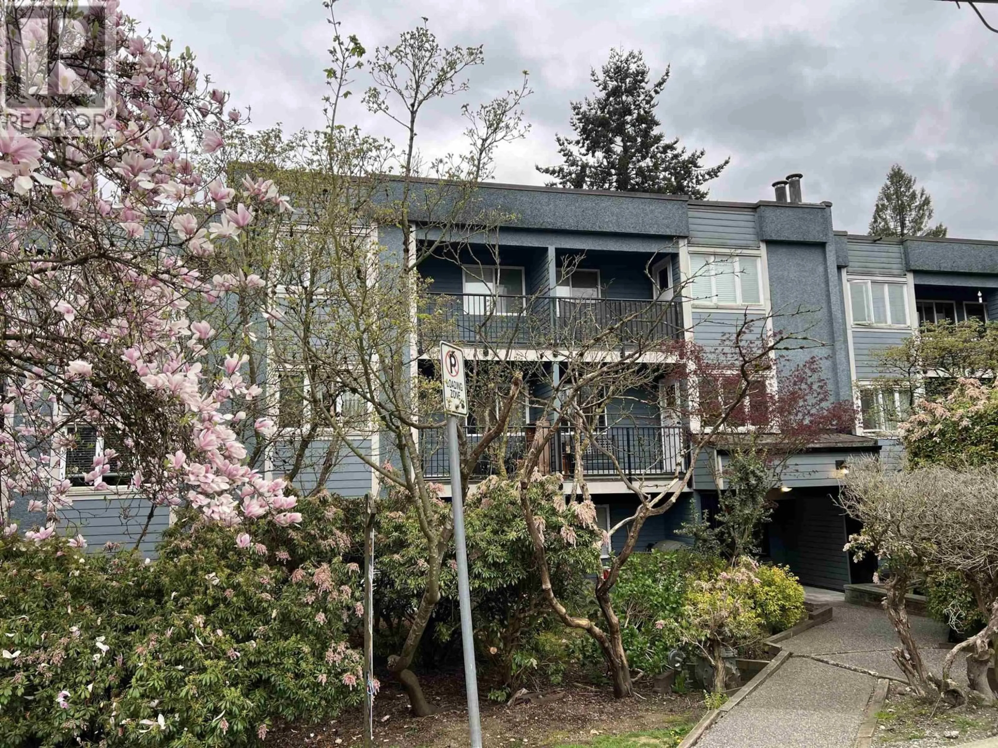 A pic from outside/outdoor area/front of a property/back of a property/a pic from drone, street for 205 - 1122 KING ALBERT AVENUE, Coquitlam British Columbia V3J1X7