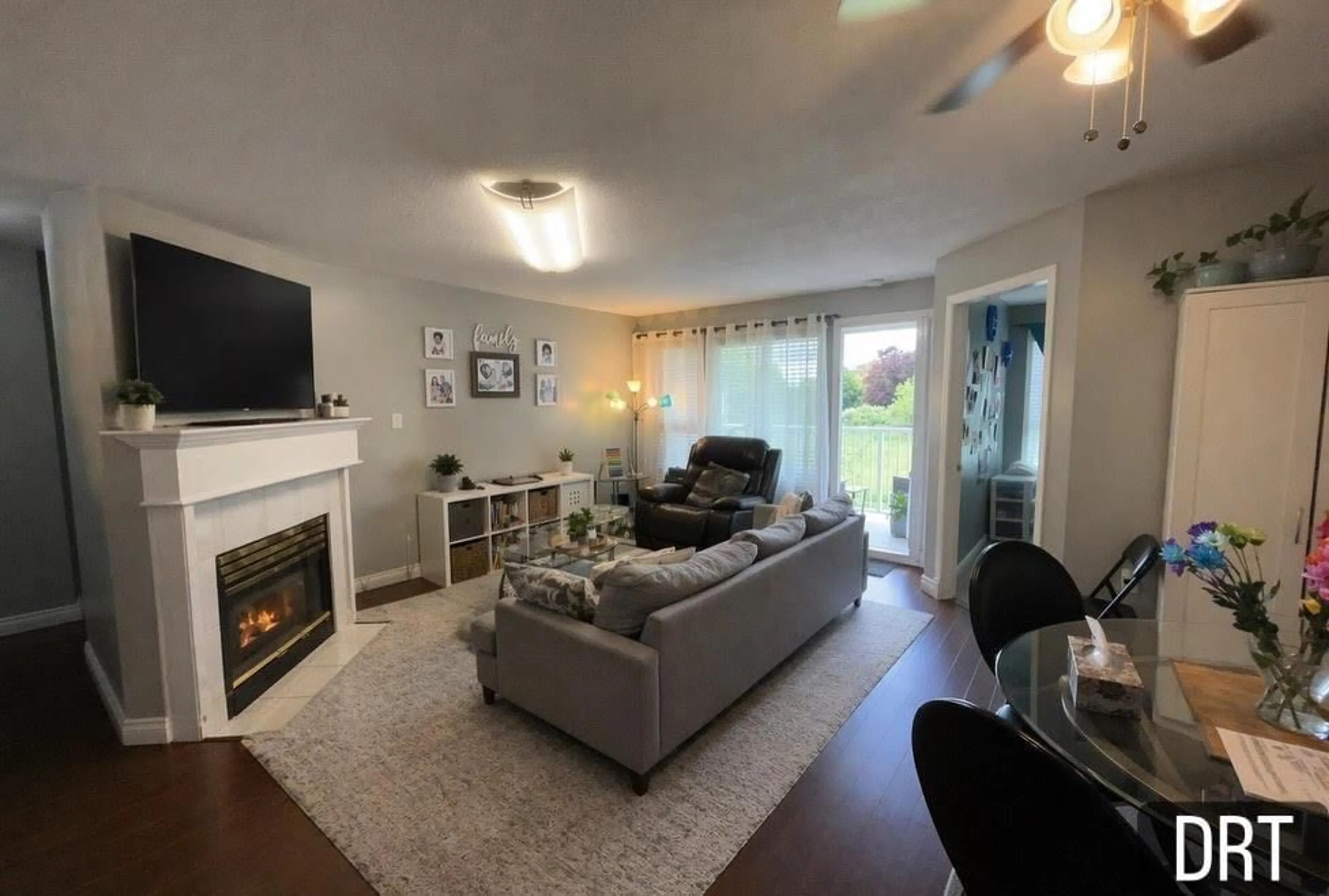 Living room with furniture, unknown for 203 - 17740 58A AVENUE, Surrey British Columbia V3S8M5