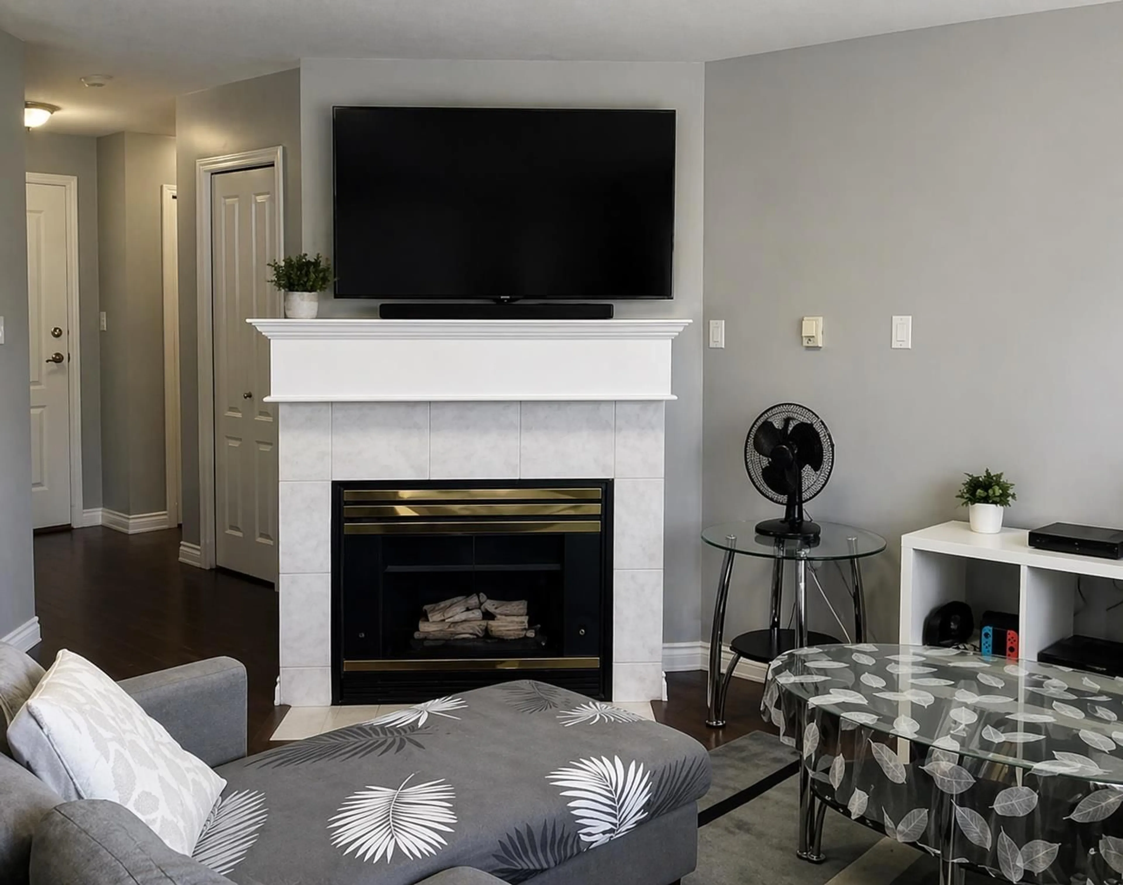 Living room with furniture, unknown for 203 - 17740 58A AVENUE, Surrey British Columbia V3S8M5