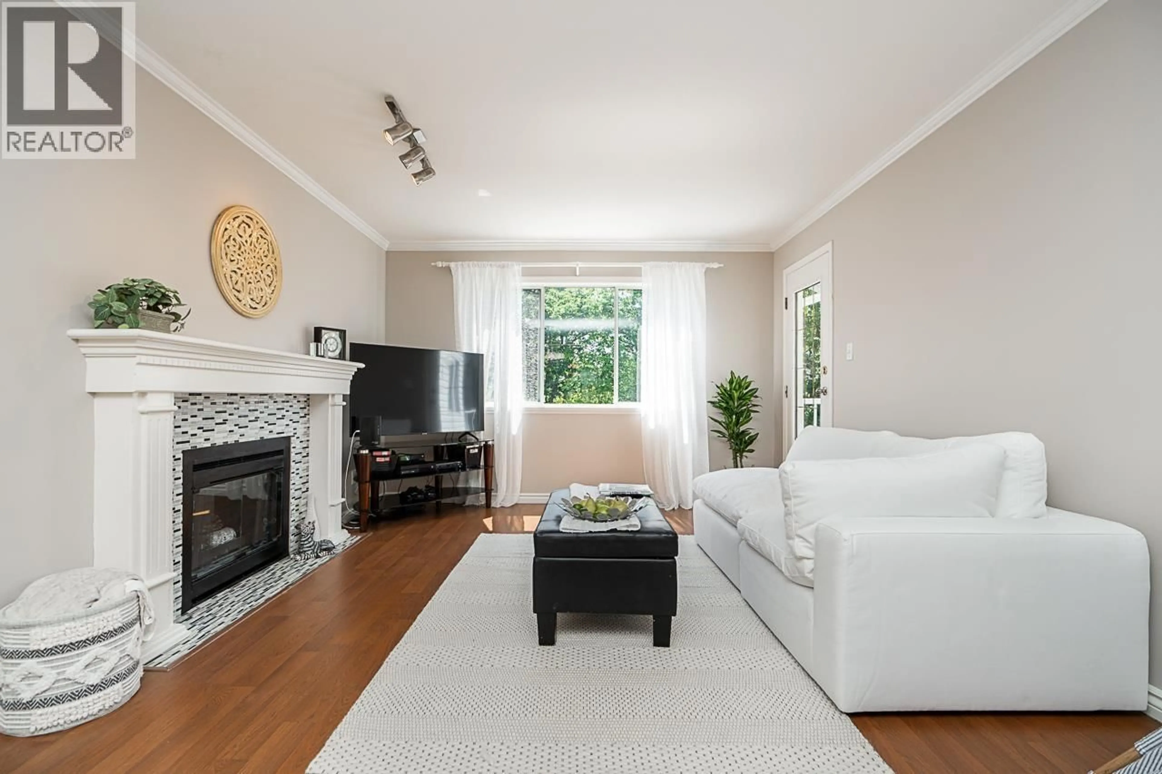 Living room with furniture, unknown for 1932 JACANA AVENUE, Port Coquitlam British Columbia V3C5Y4