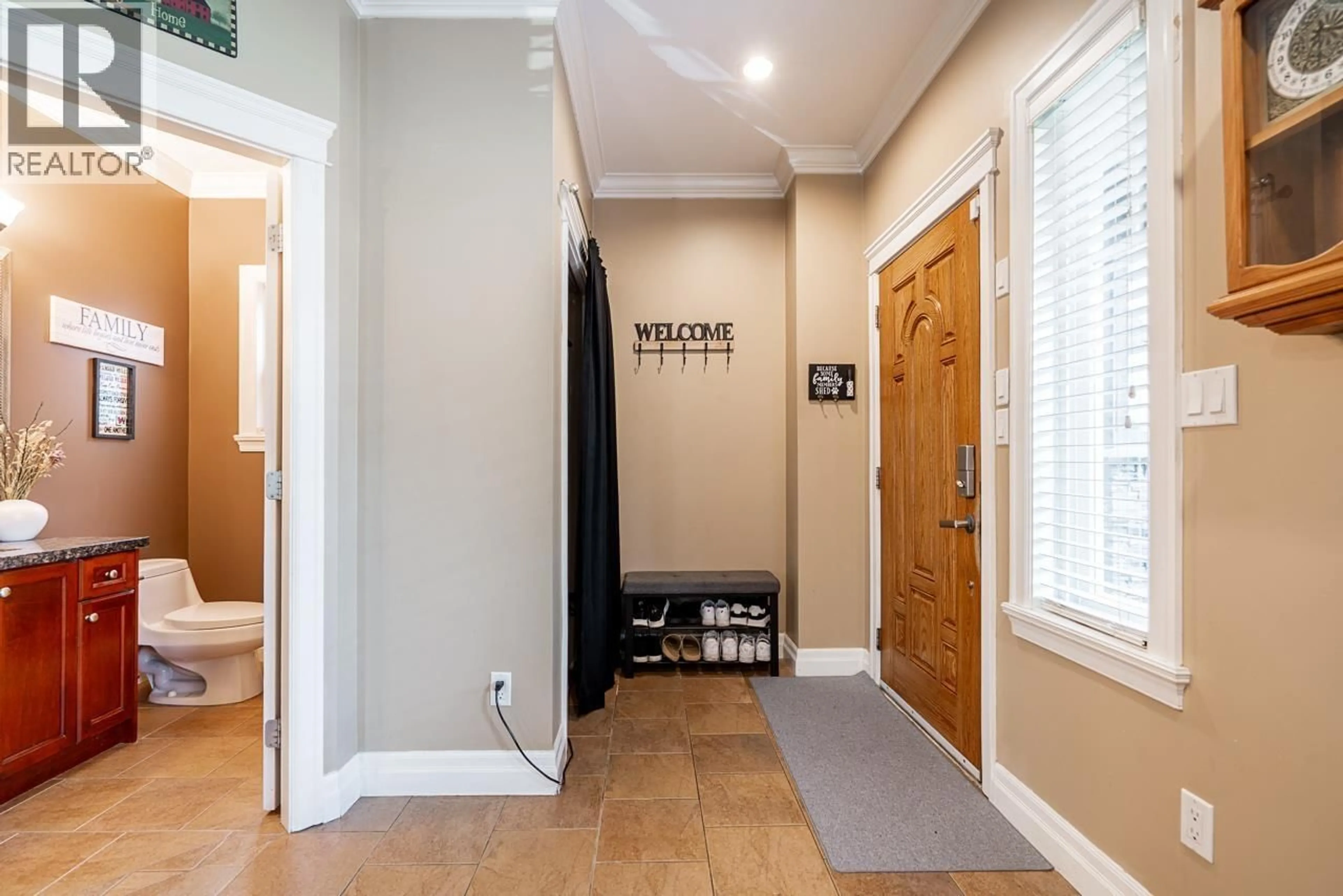 Indoor entryway for 24330 102 AVENUE, Maple Ridge British Columbia V2W1J1