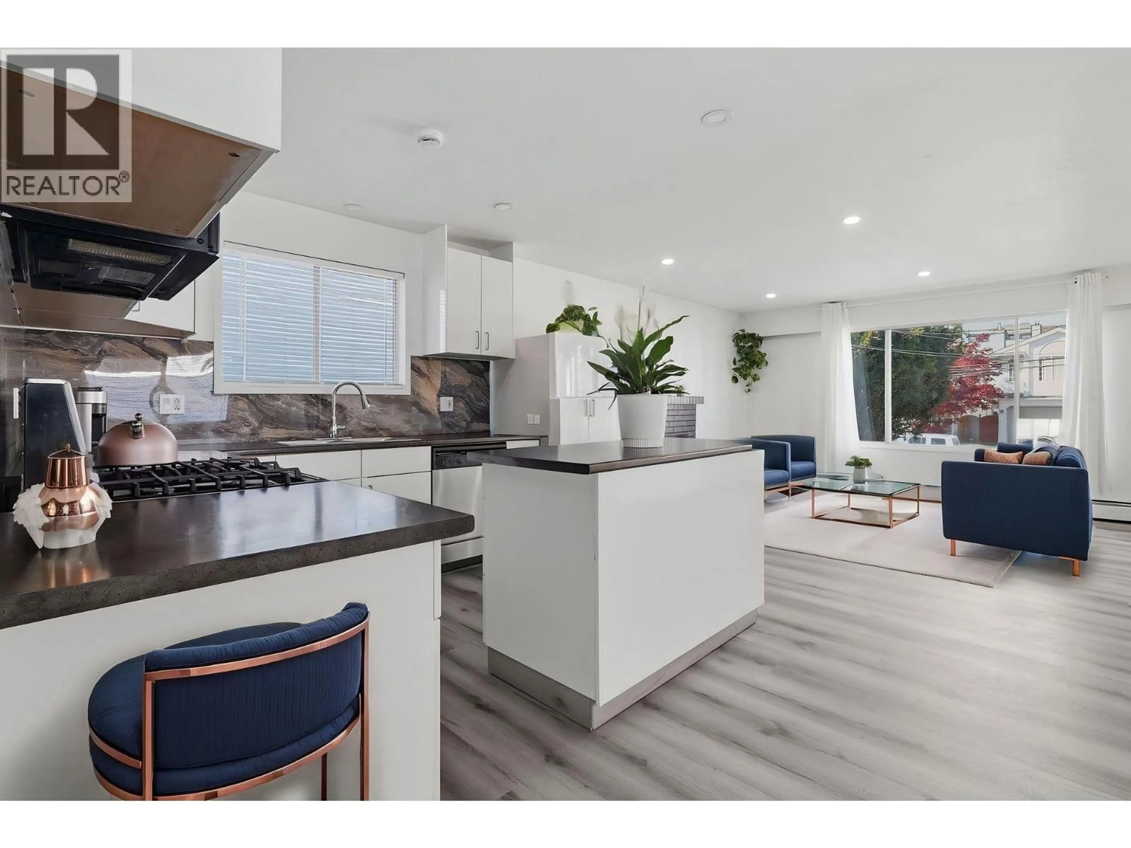 Open concept kitchen, ceramic/tile floor for 2342 KELLY AVENUE, Port Coquitlam British Columbia V3C1Y2