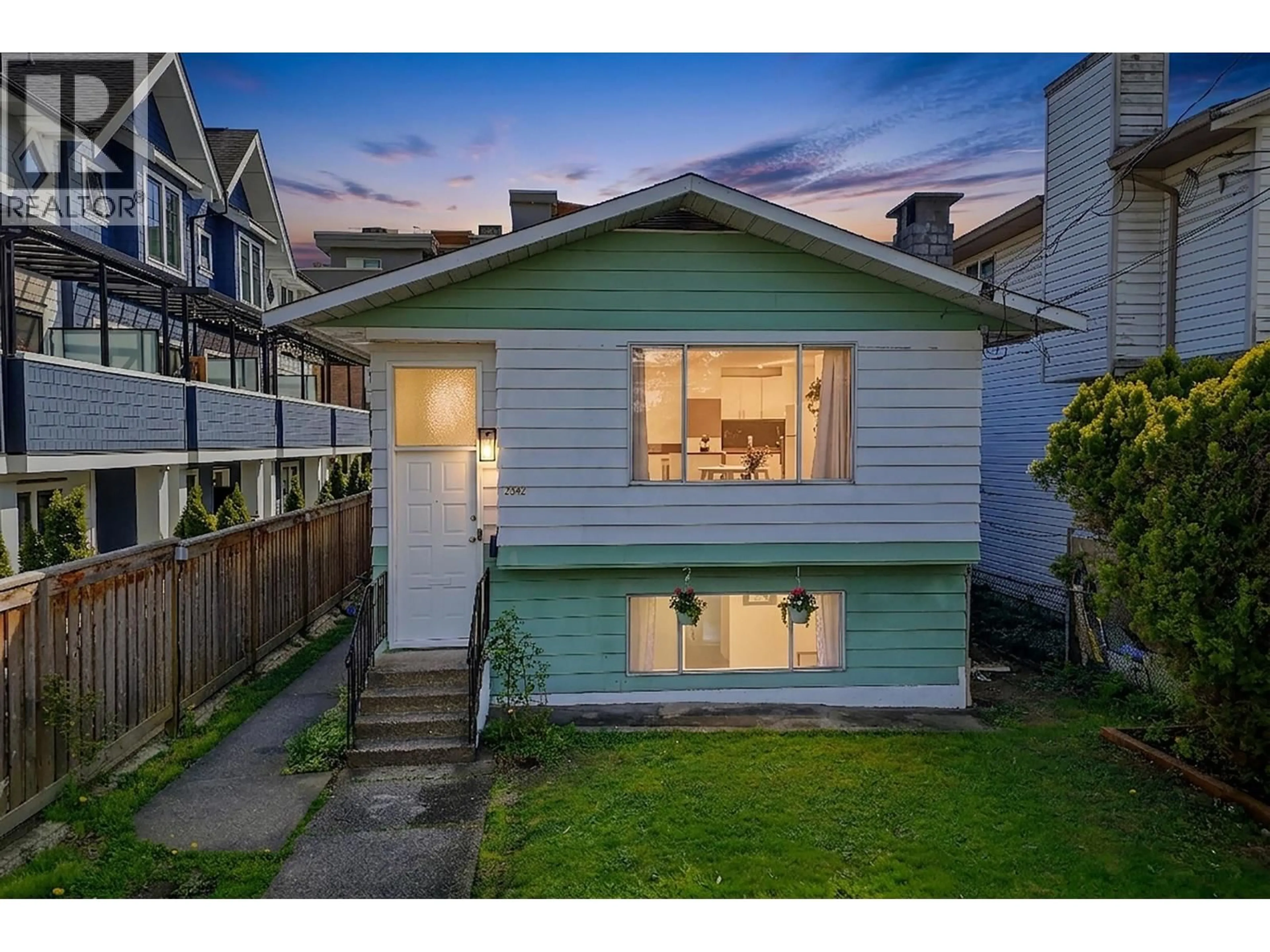 A pic from outside/outdoor area/front of a property/back of a property/a pic from drone, street for 2342 KELLY AVENUE, Port Coquitlam British Columbia V3C1Y2