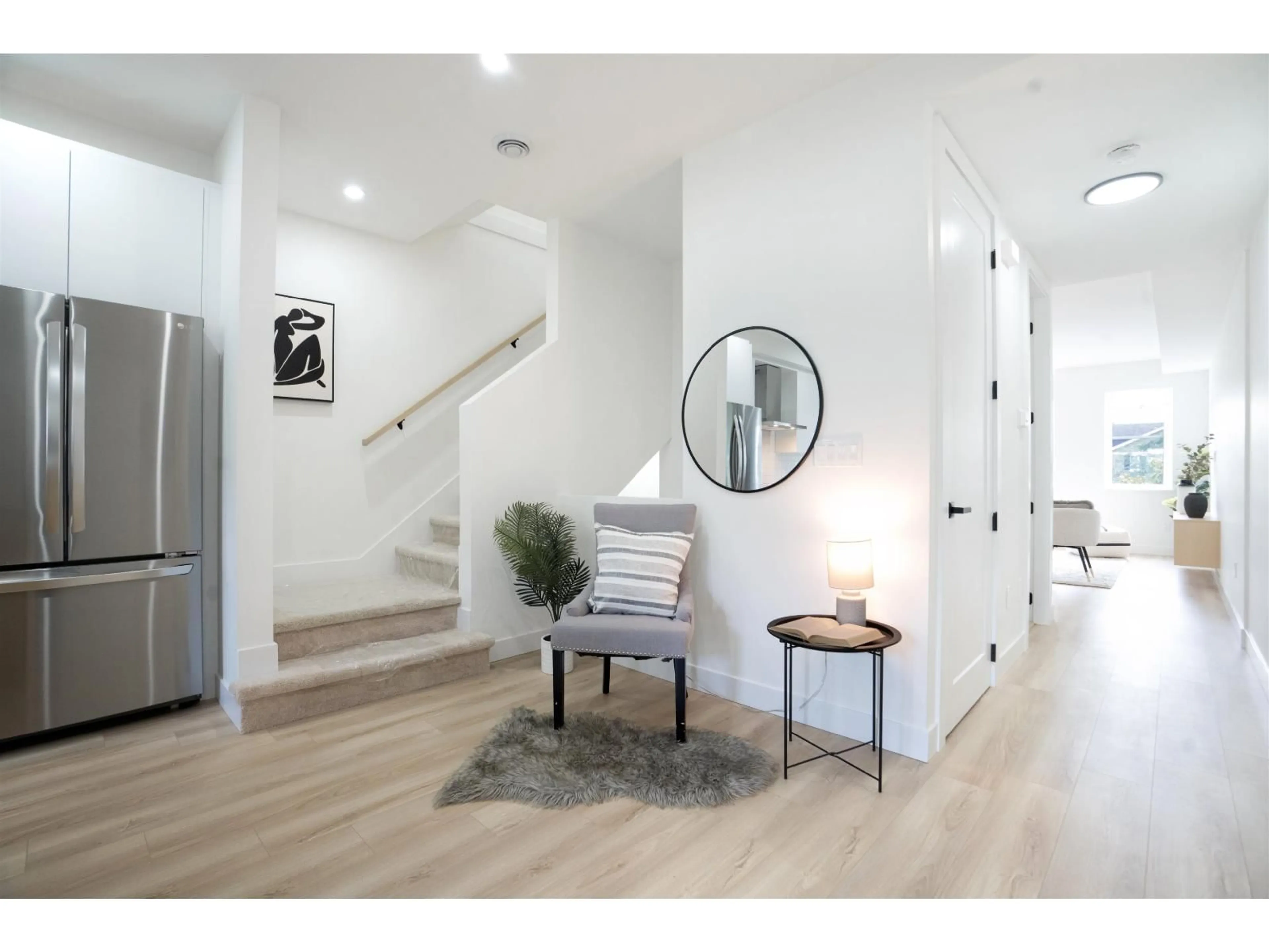 Indoor entryway for 13 - 14311 60 AVENUE, Surrey British Columbia V3X2N4