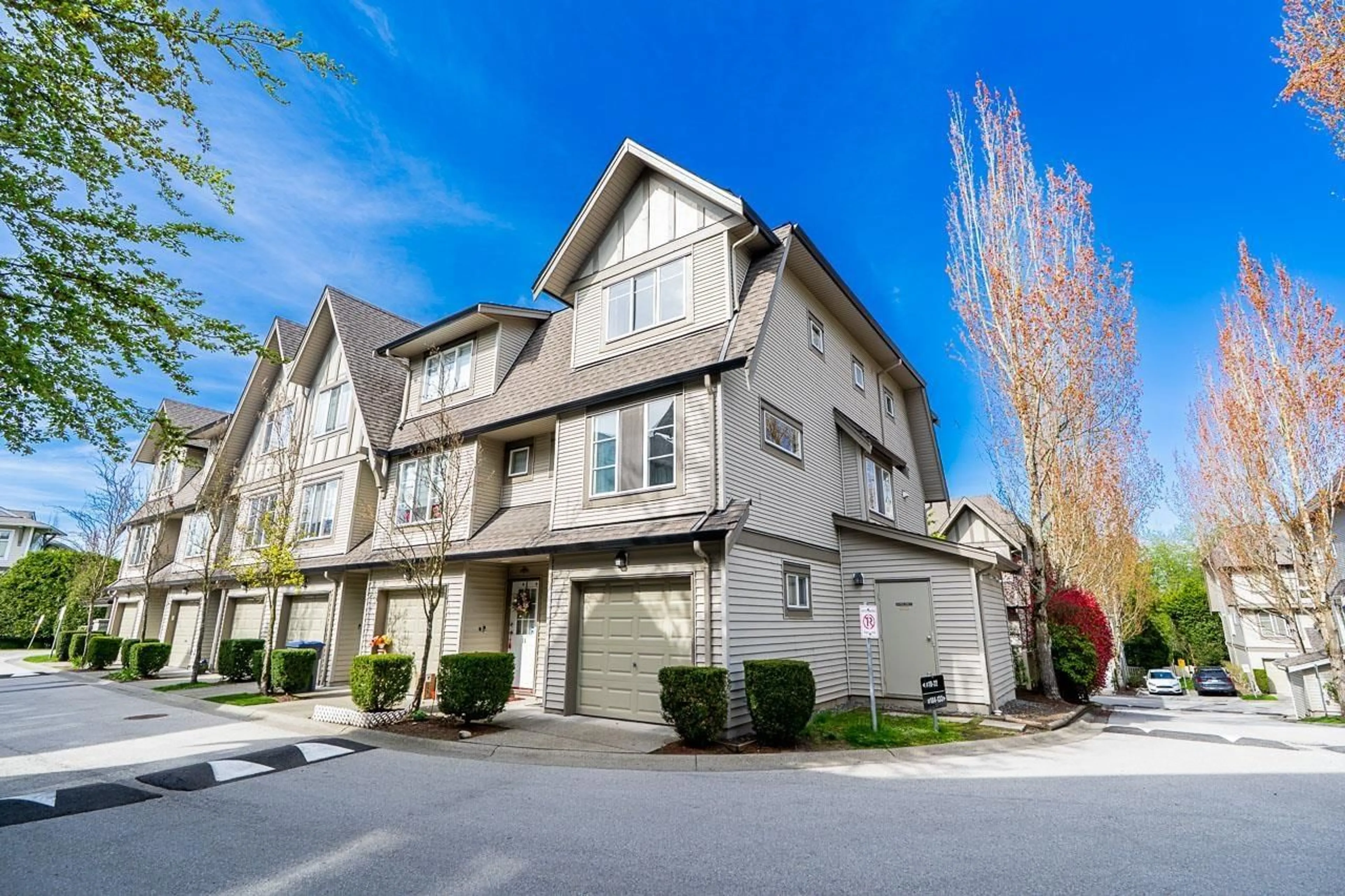 Unknown for 10 - 15175 62A AVENUE, Surrey British Columbia V3S1X1