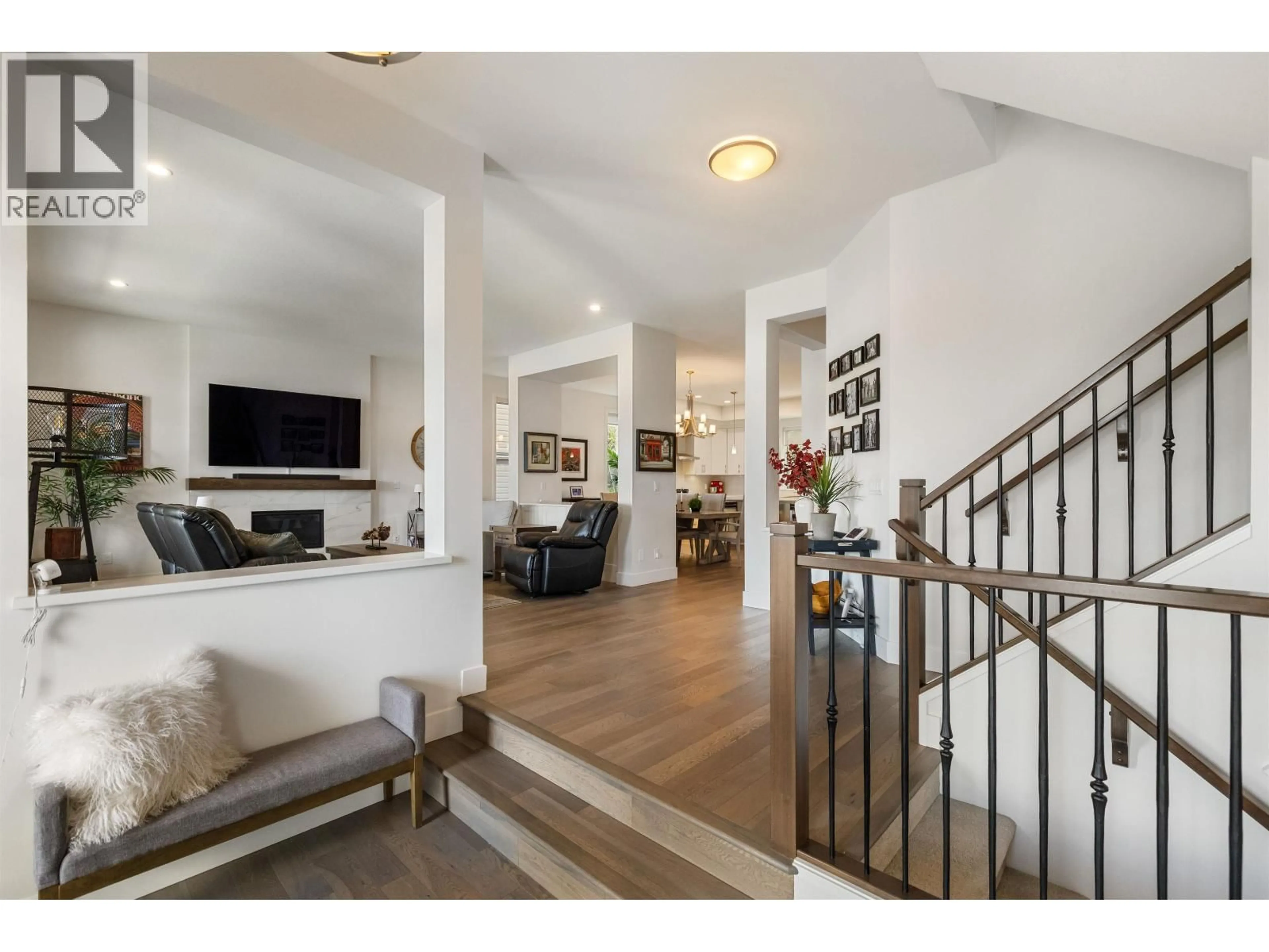 Indoor entryway for 1436 MITCHELL STREET, Coquitlam British Columbia V3E0M4