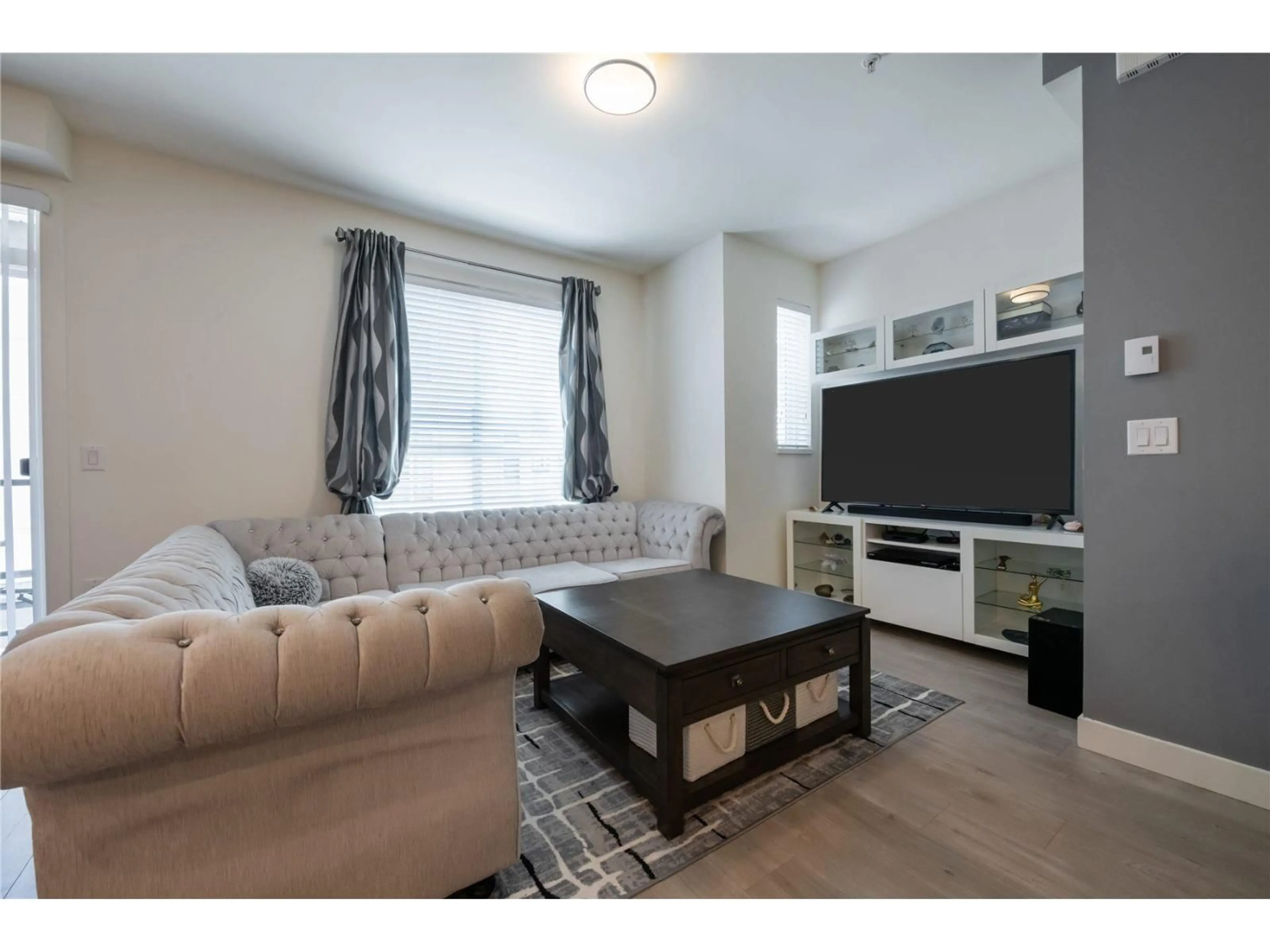 Living room with furniture, unknown for 89 - 7947 209 STREET, Langley British Columbia V2Y0Y6