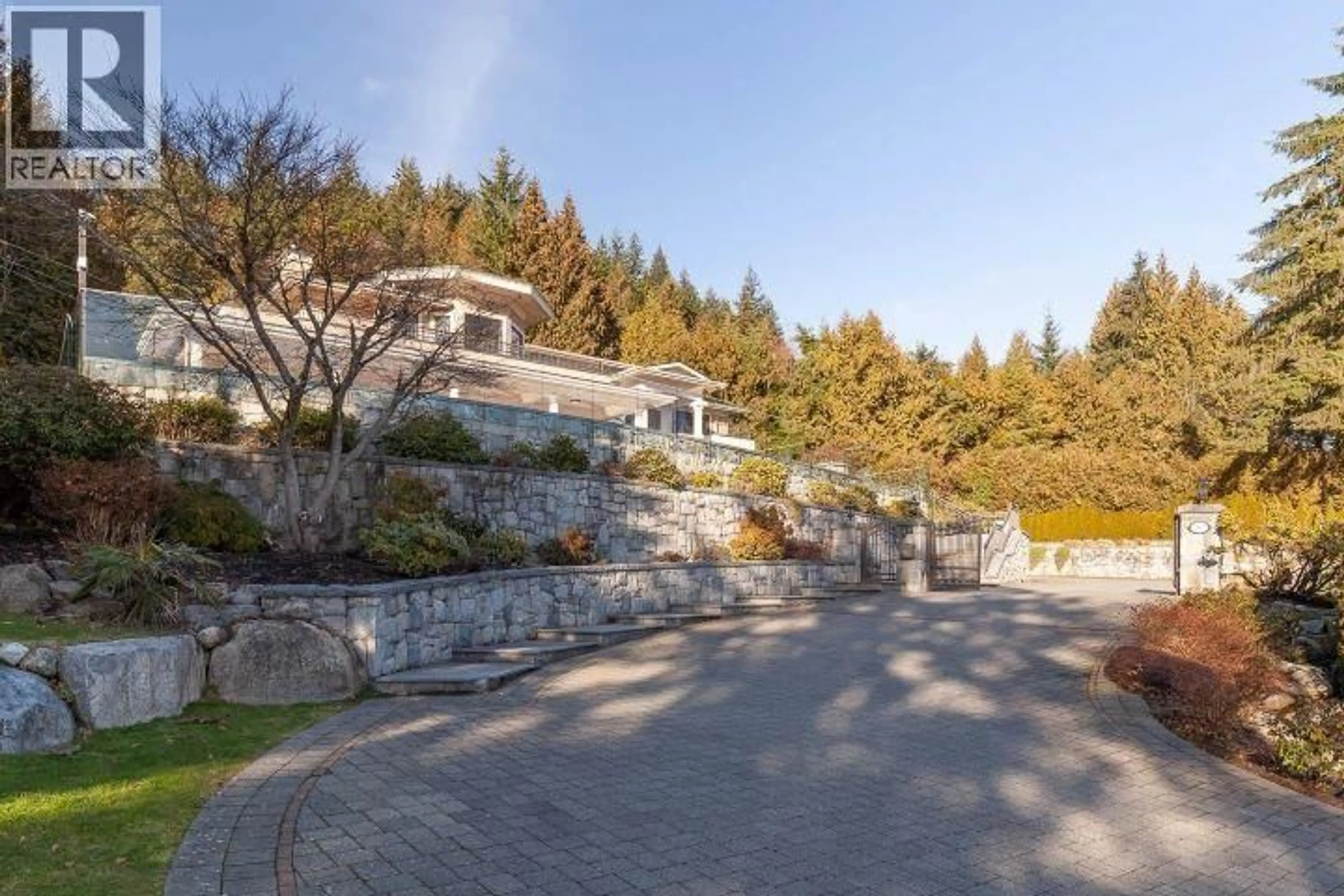 A pic from outside/outdoor area/front of a property/back of a property/a pic from drone, mountain view for 1167 EYREMOUNT DRIVE, West Vancouver British Columbia V7S3J6