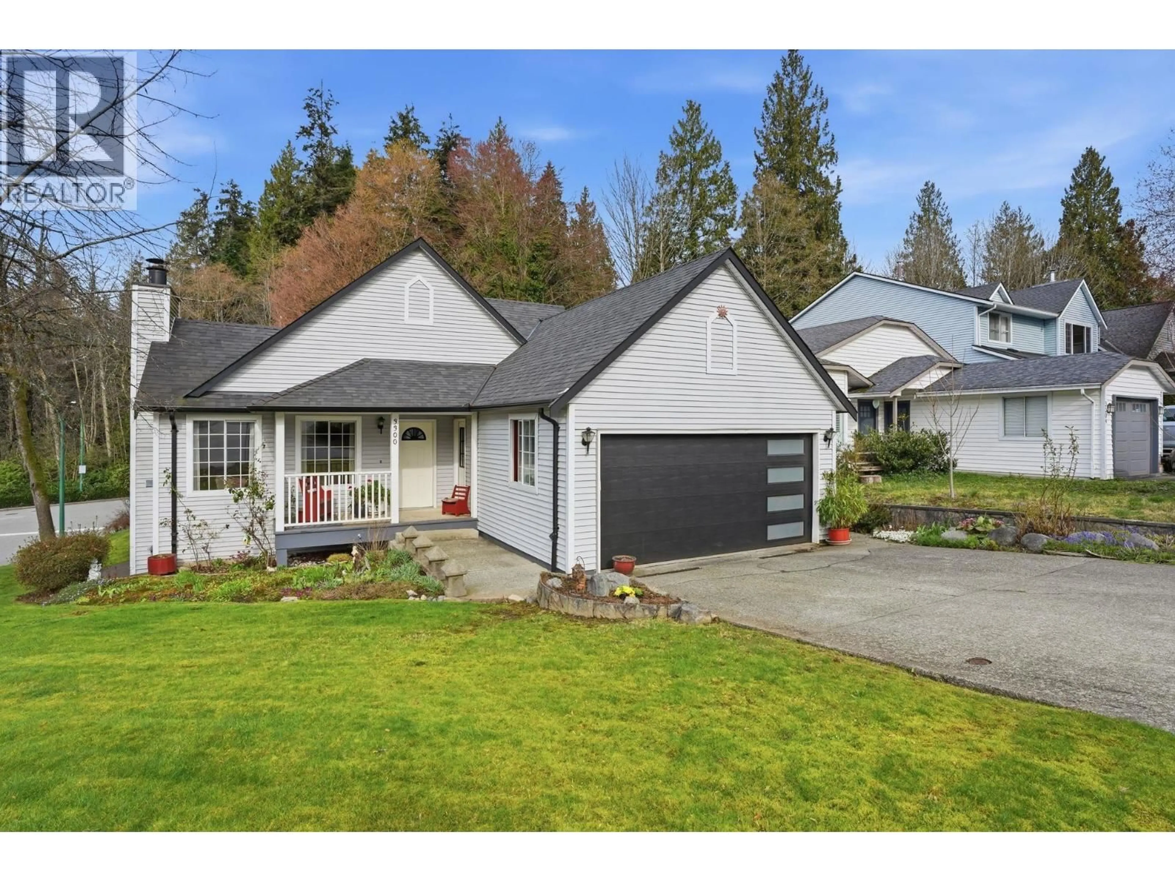Home with vinyl exterior material, street for 3300 MANNING CRESCENT, North Vancouver British Columbia V7H2R6