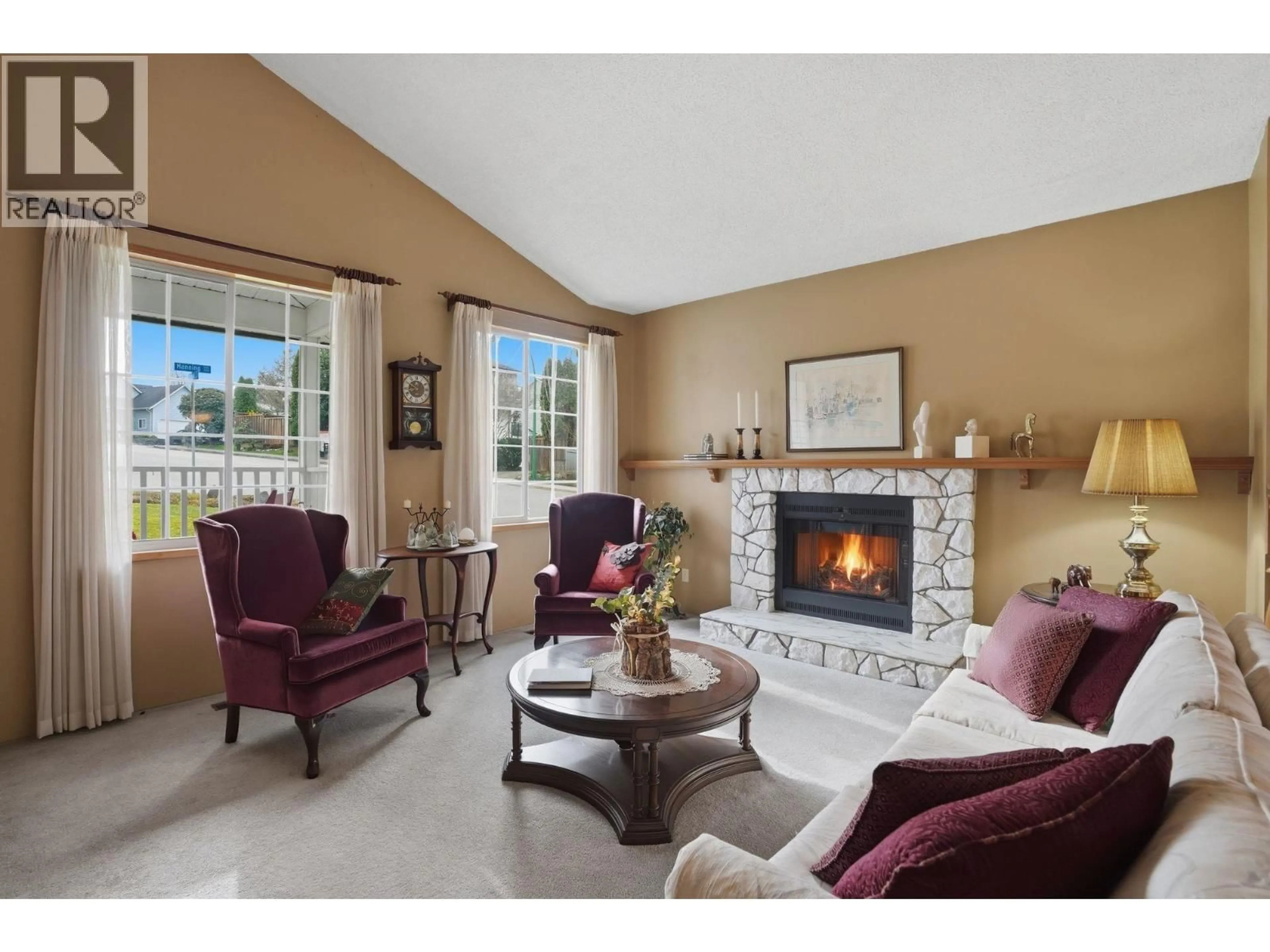 Living room with furniture, ceramic/tile floor for 3300 MANNING CRESCENT, North Vancouver British Columbia V7H2R6