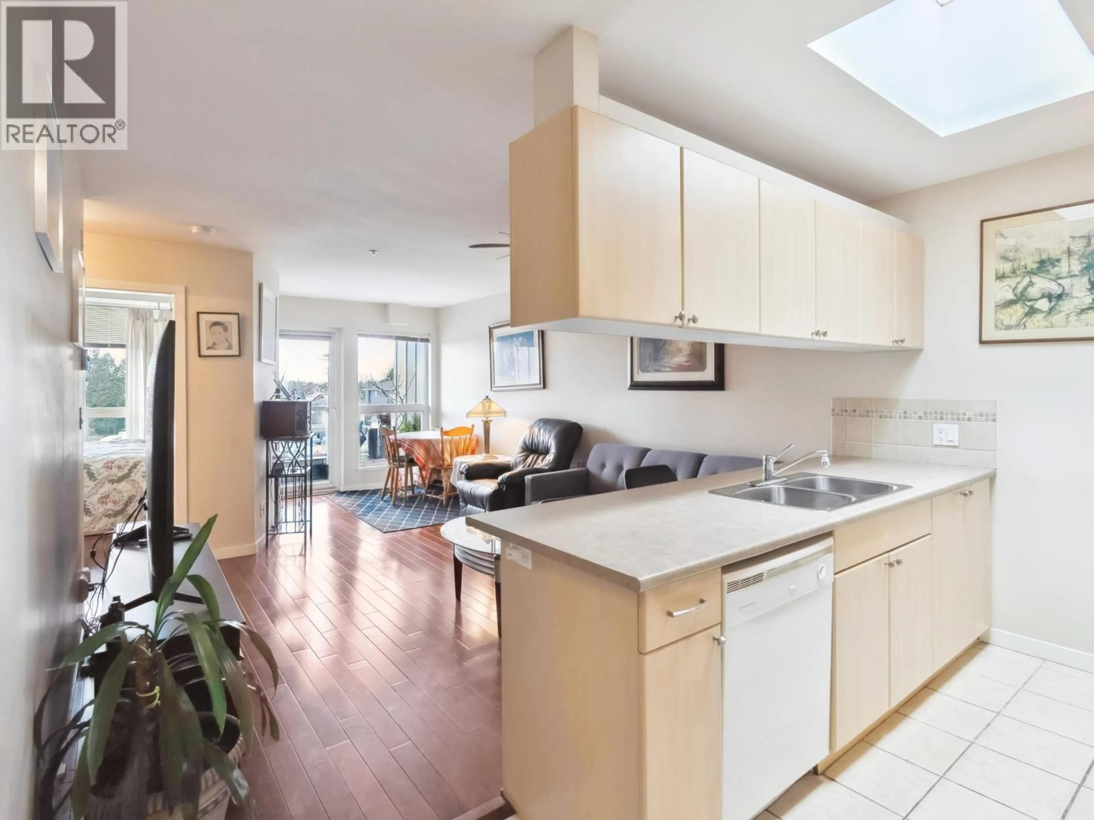 Open concept kitchen, unknown for 416 - 2891 HASTINGS STREET, Vancouver British Columbia V5K5J8