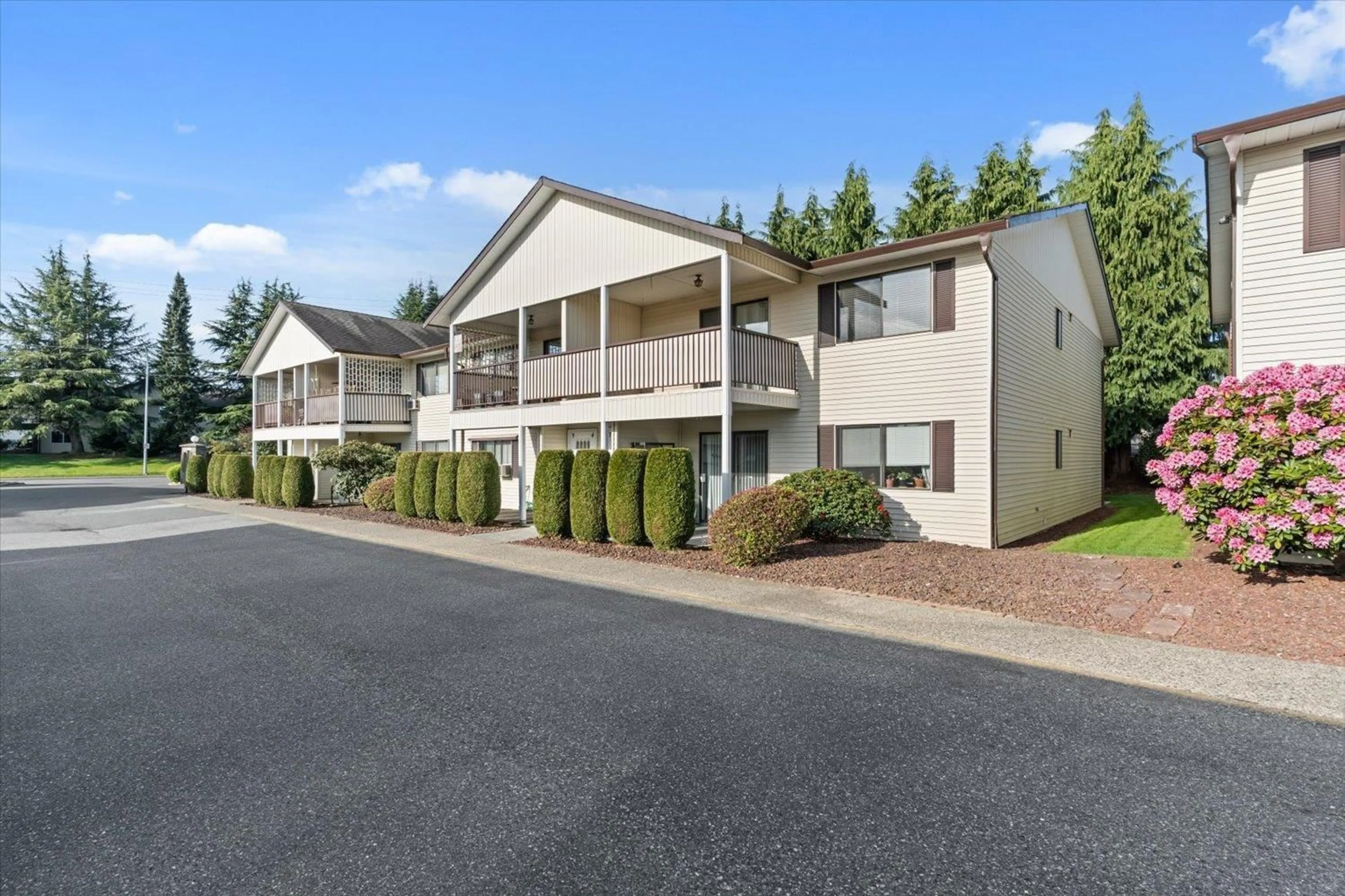Unknown for 8 - 32959 GEORGE FERGUSON WAY, Abbotsford British Columbia V2S7W9