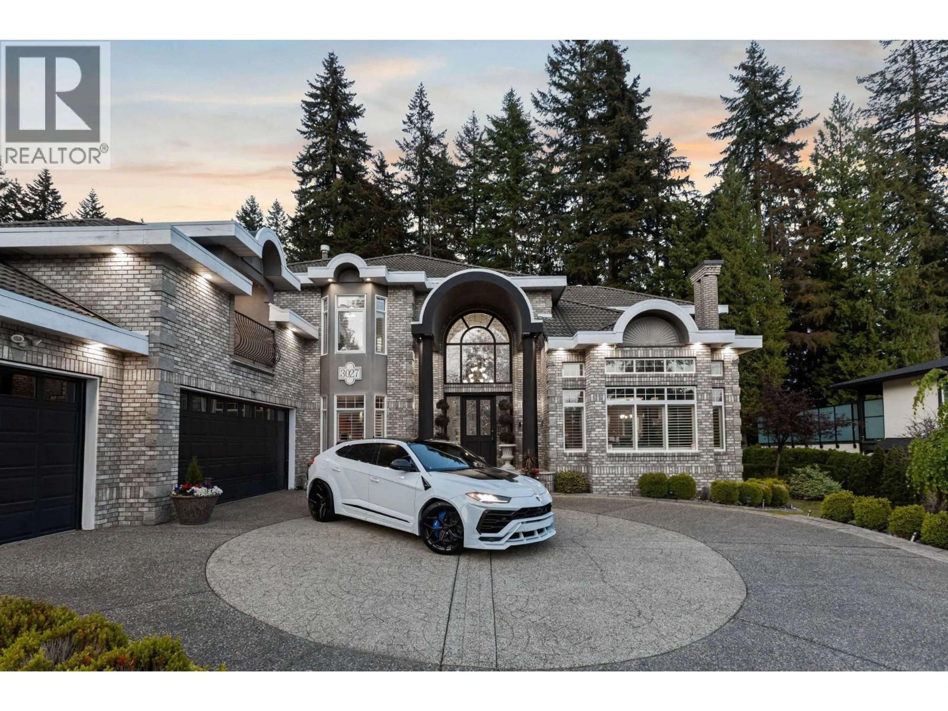 Indoor garage for 3027 PLATEAU BOULEVARD, Coquitlam British Columbia V3E2W7