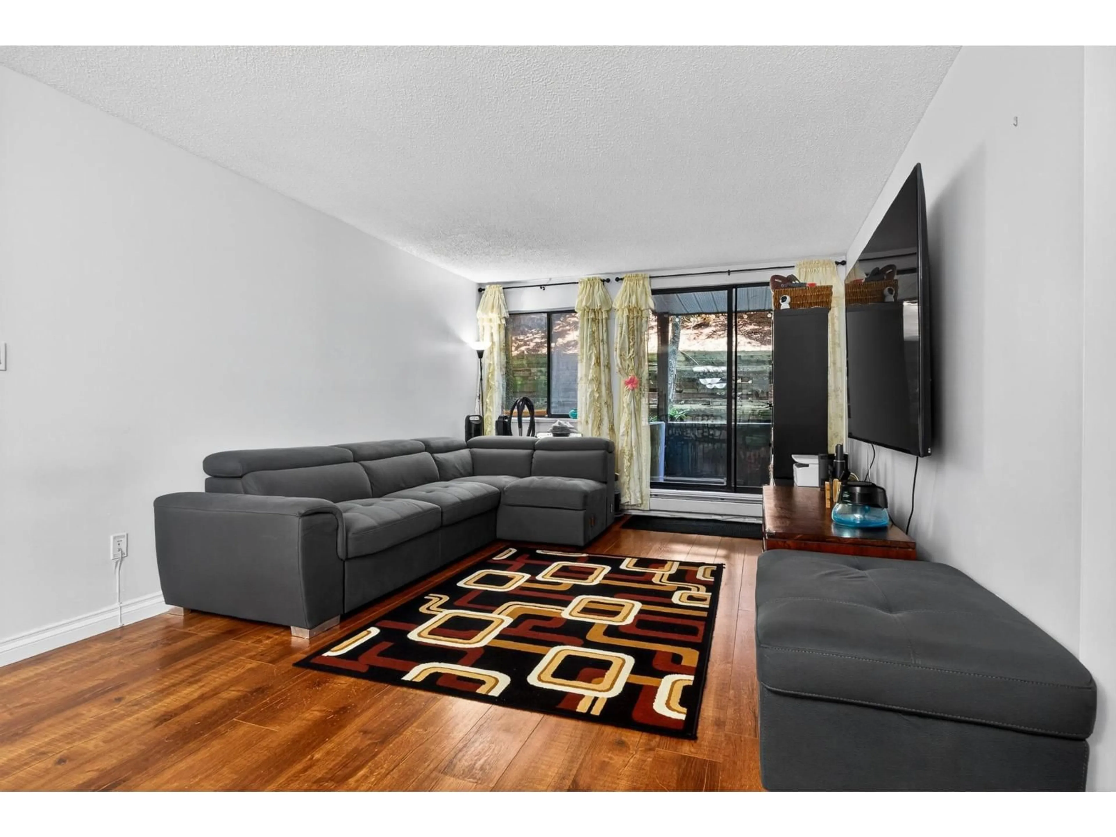 Living room with furniture, unknown for G08 - 10698 151A STREET, Surrey British Columbia V3R8T5