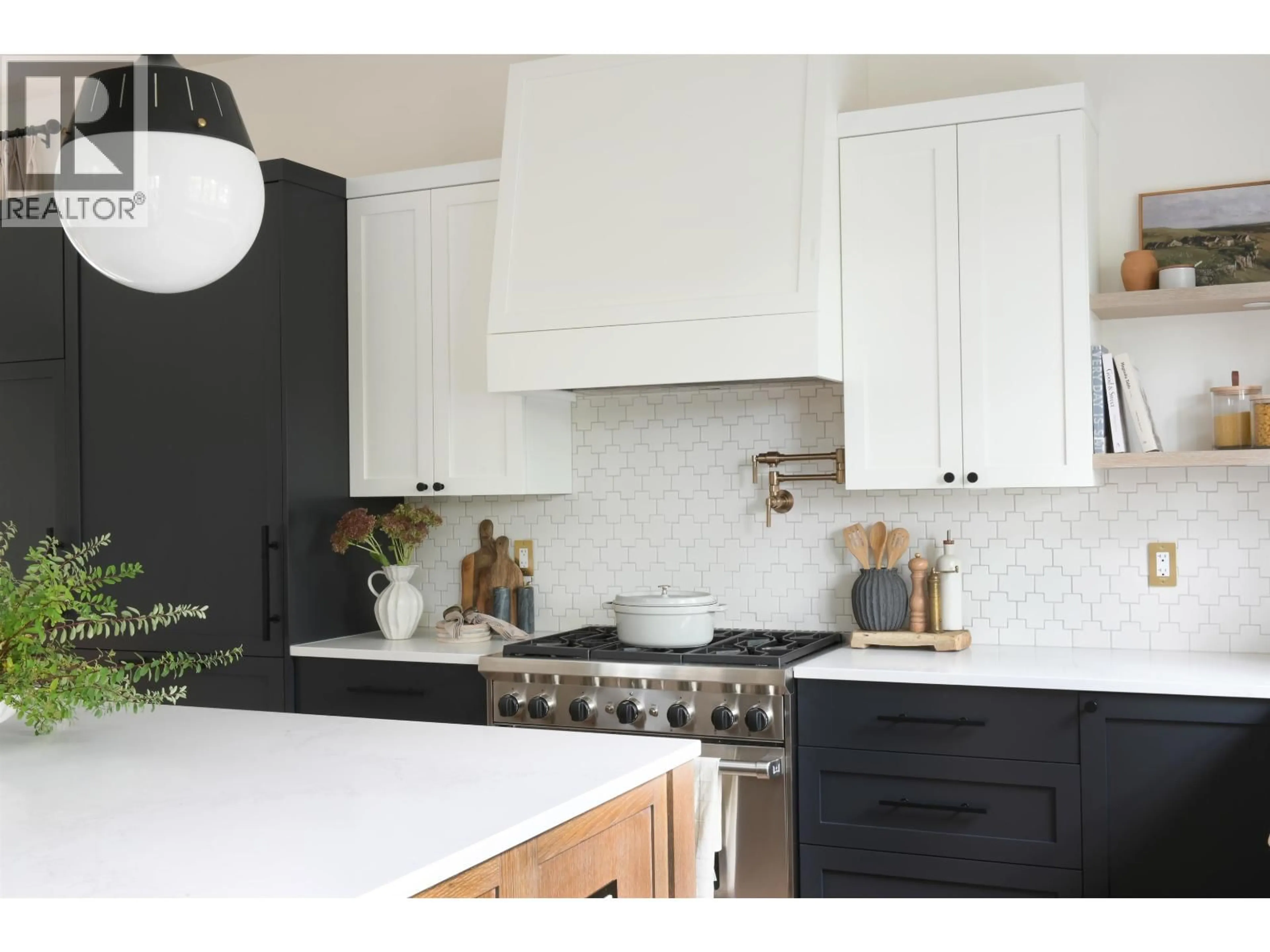 Contemporary kitchen, unknown for 2804 34TH AVENUE, Vancouver British Columbia V6N2J6