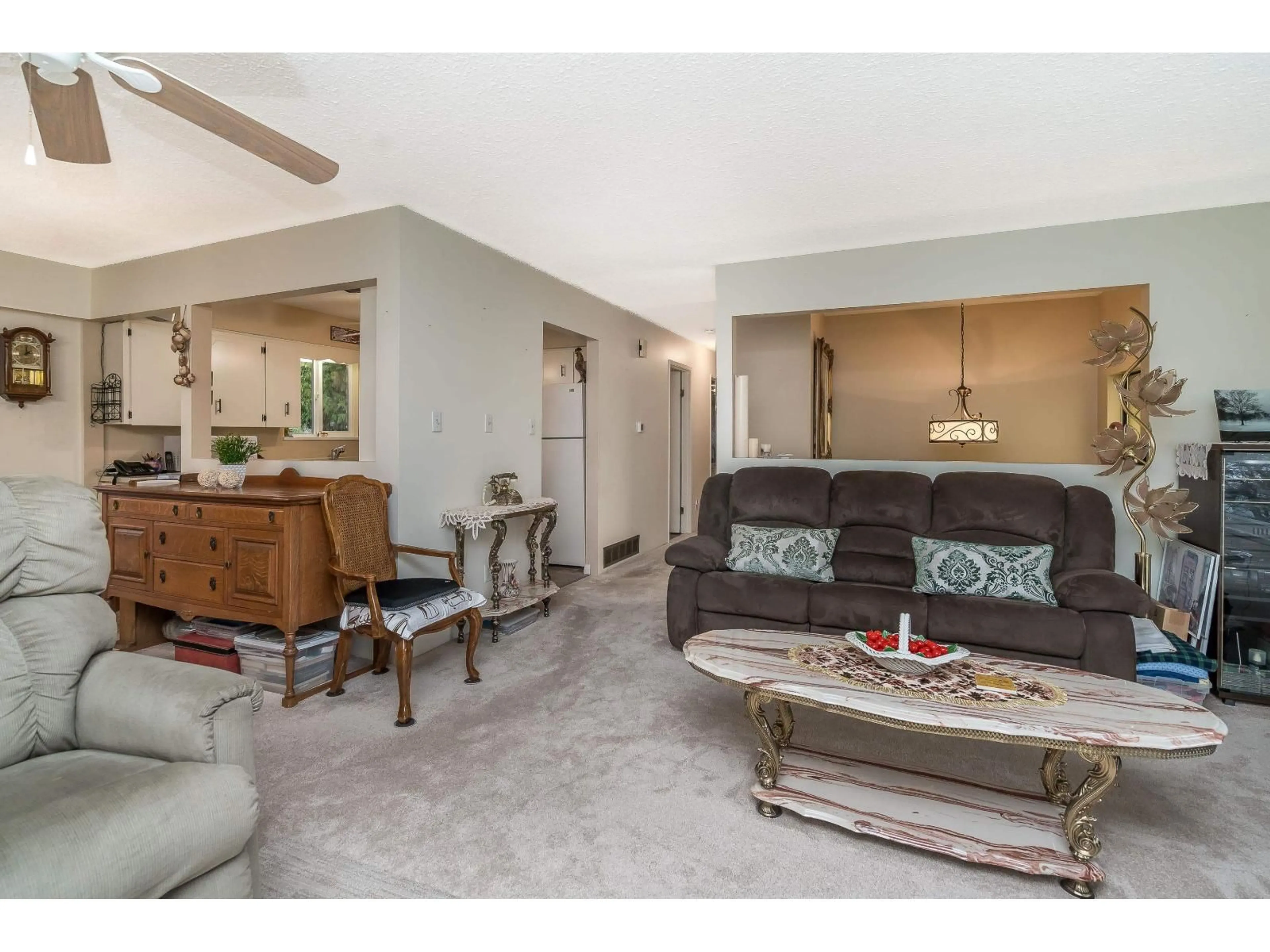 Living room with furniture, unknown for 26853 ALDER DRIVE, Langley British Columbia V4W3G9