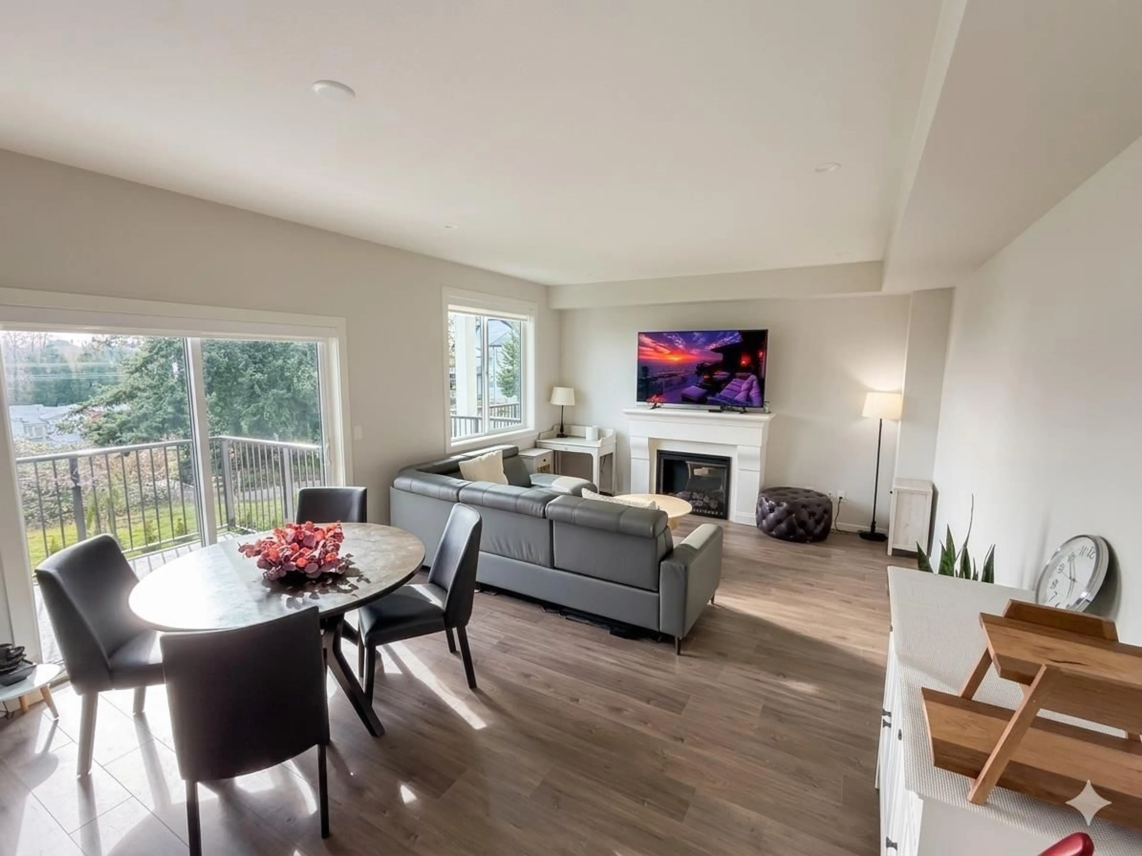 Living room with furniture, wood/laminate floor for 134 - 1833 165A STREET, Surrey British Columbia V3Z9N3