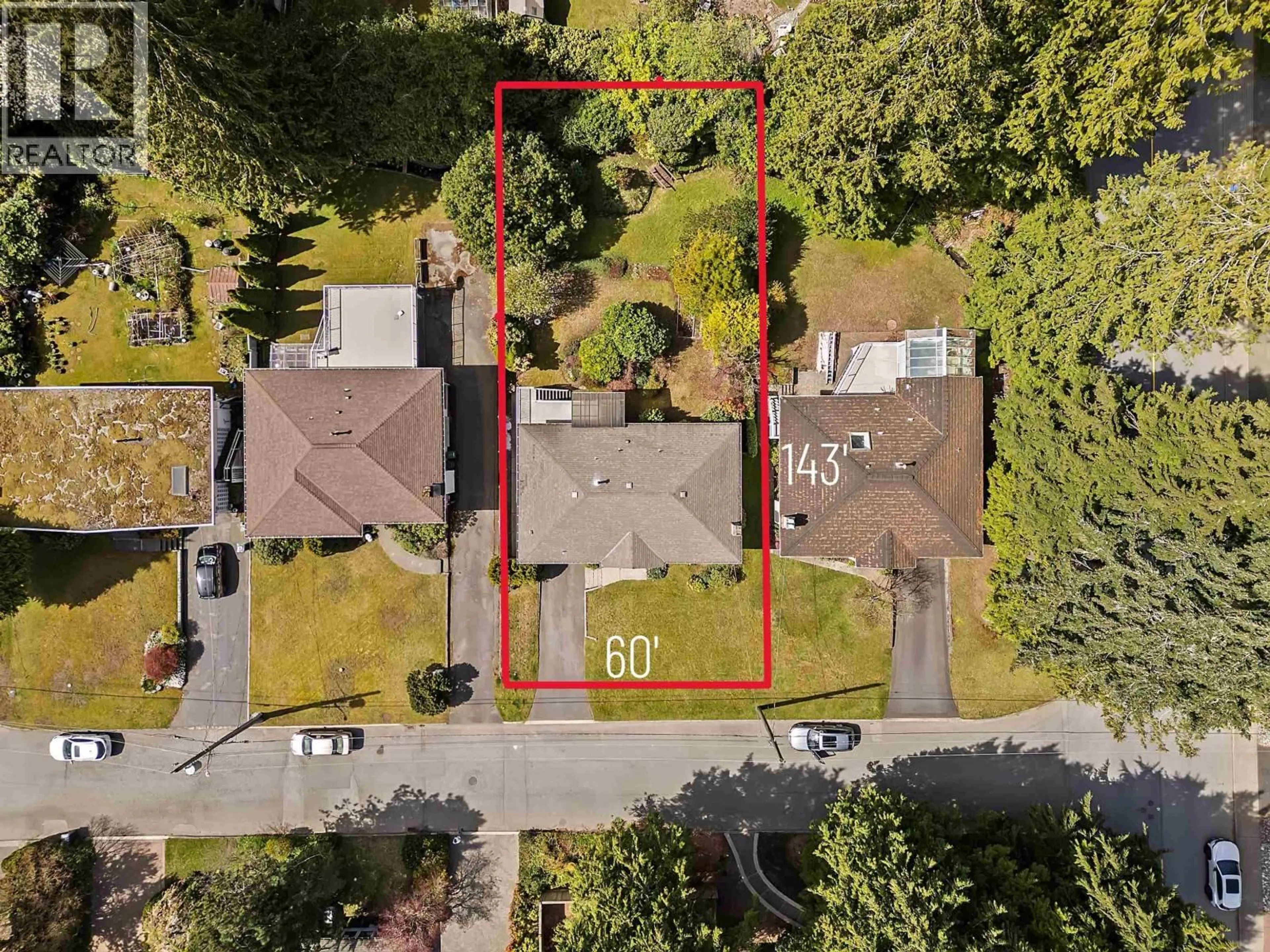 A pic from outside/outdoor area/front of a property/back of a property/a pic from drone, street for 1189 EDGEWOOD PLACE, North Vancouver British Columbia V7R1Z1