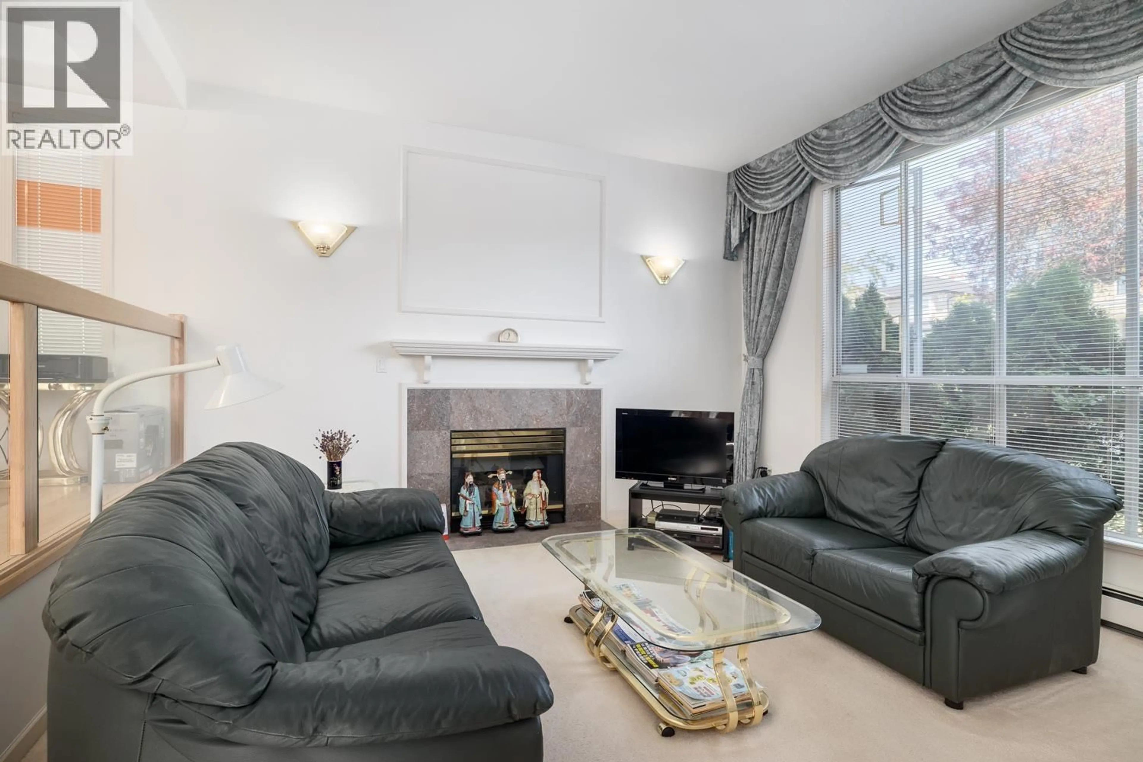 Living room with furniture, unknown for 108 46TH AVENUE, Vancouver British Columbia V5Y2W9