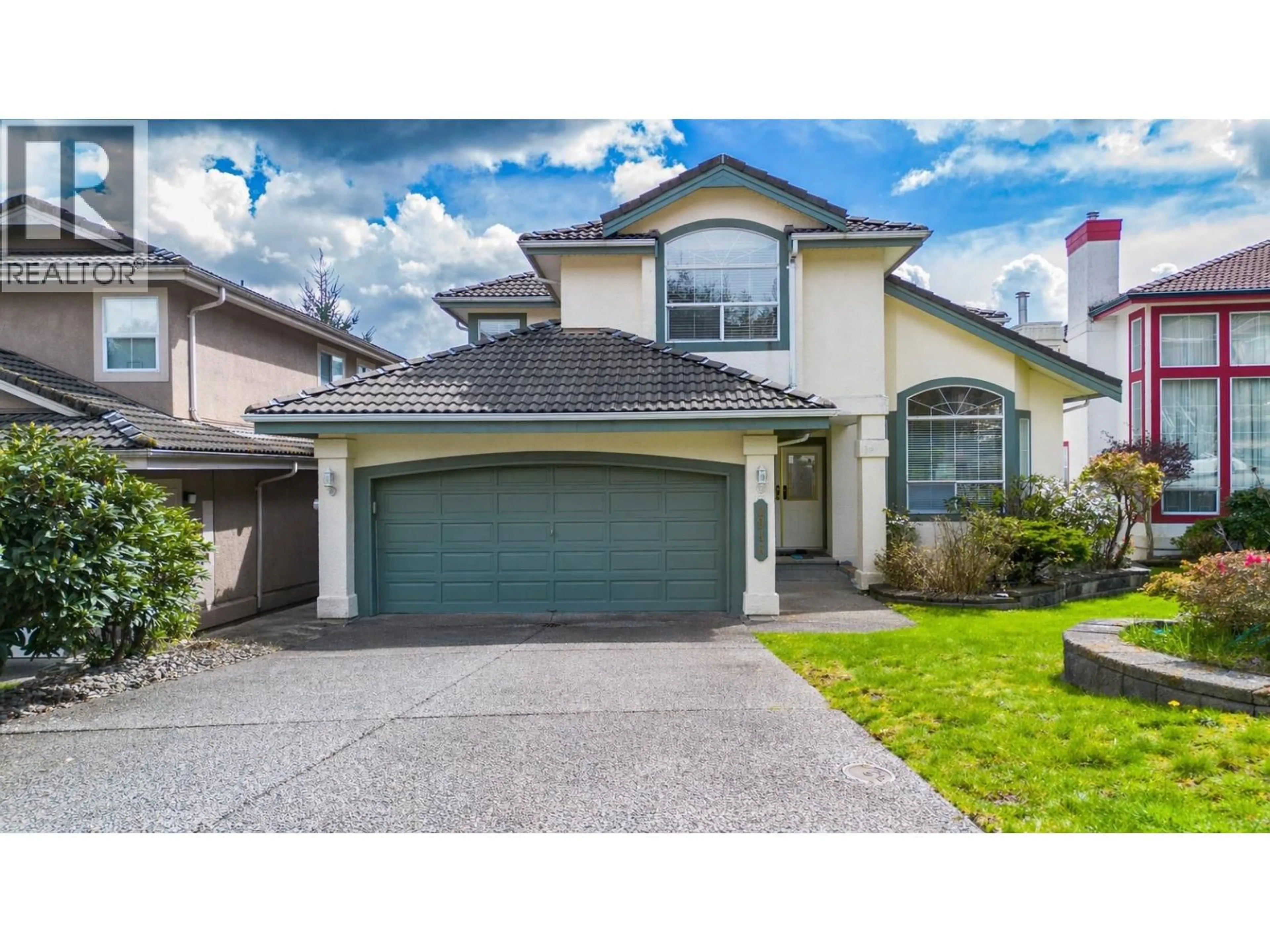 Home with vinyl exterior material, street for 2946 BLACKBEAR COURT, Coquitlam British Columbia V3E3A2