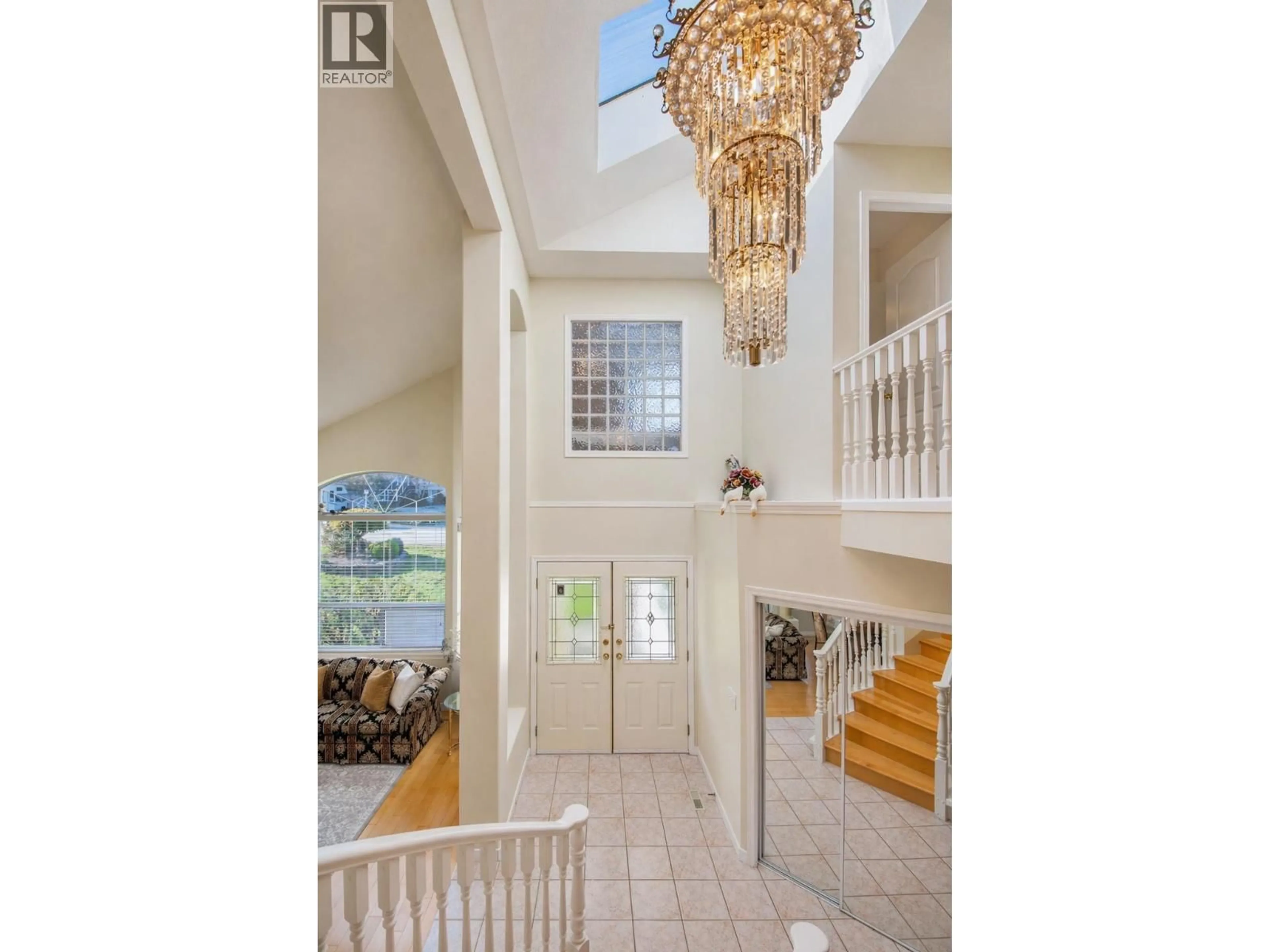 Indoor foyer for 2946 BLACKBEAR COURT, Coquitlam British Columbia V3E3A2