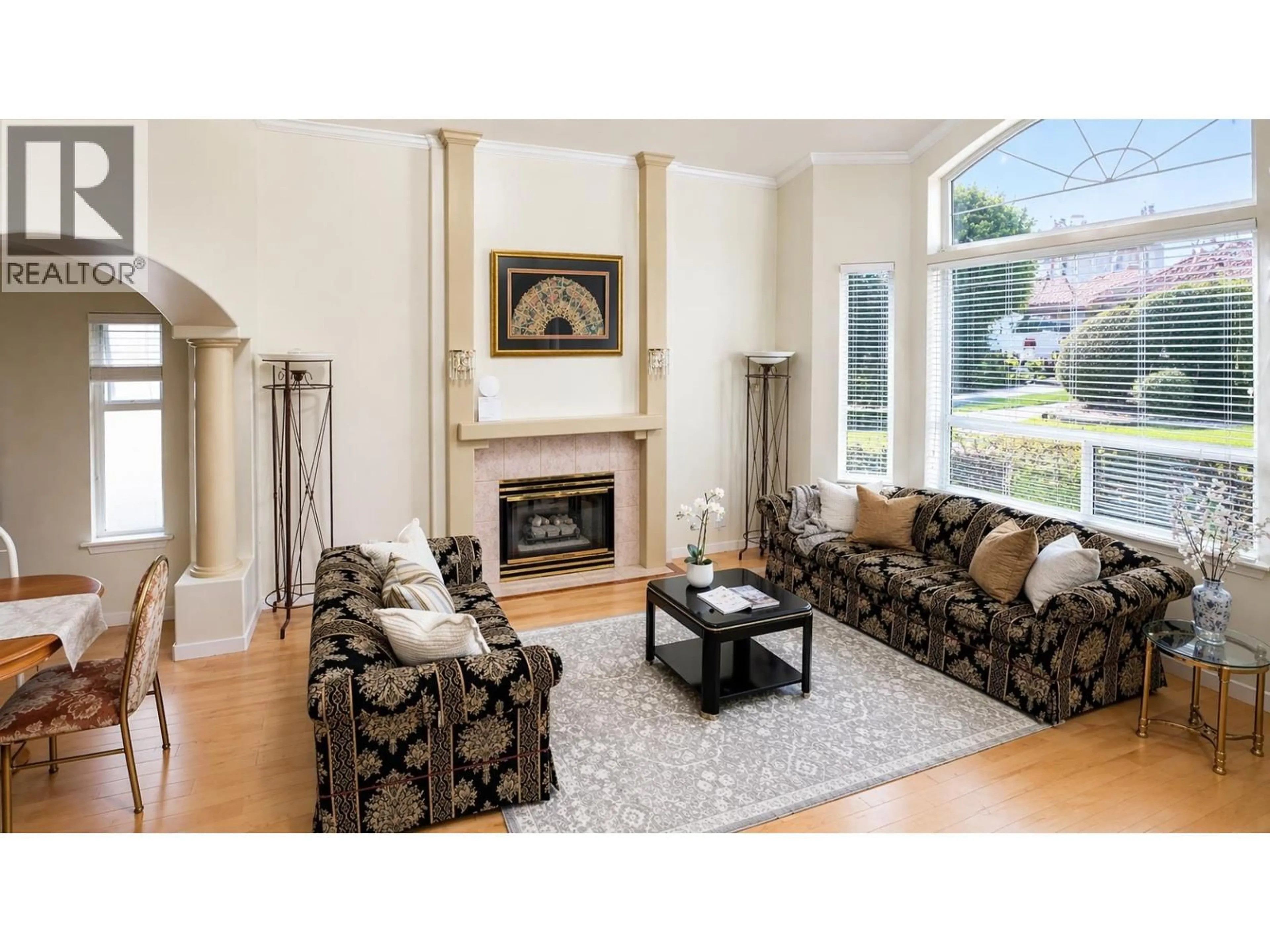 Living room with furniture, unknown for 2946 BLACKBEAR COURT, Coquitlam British Columbia V3E3A2