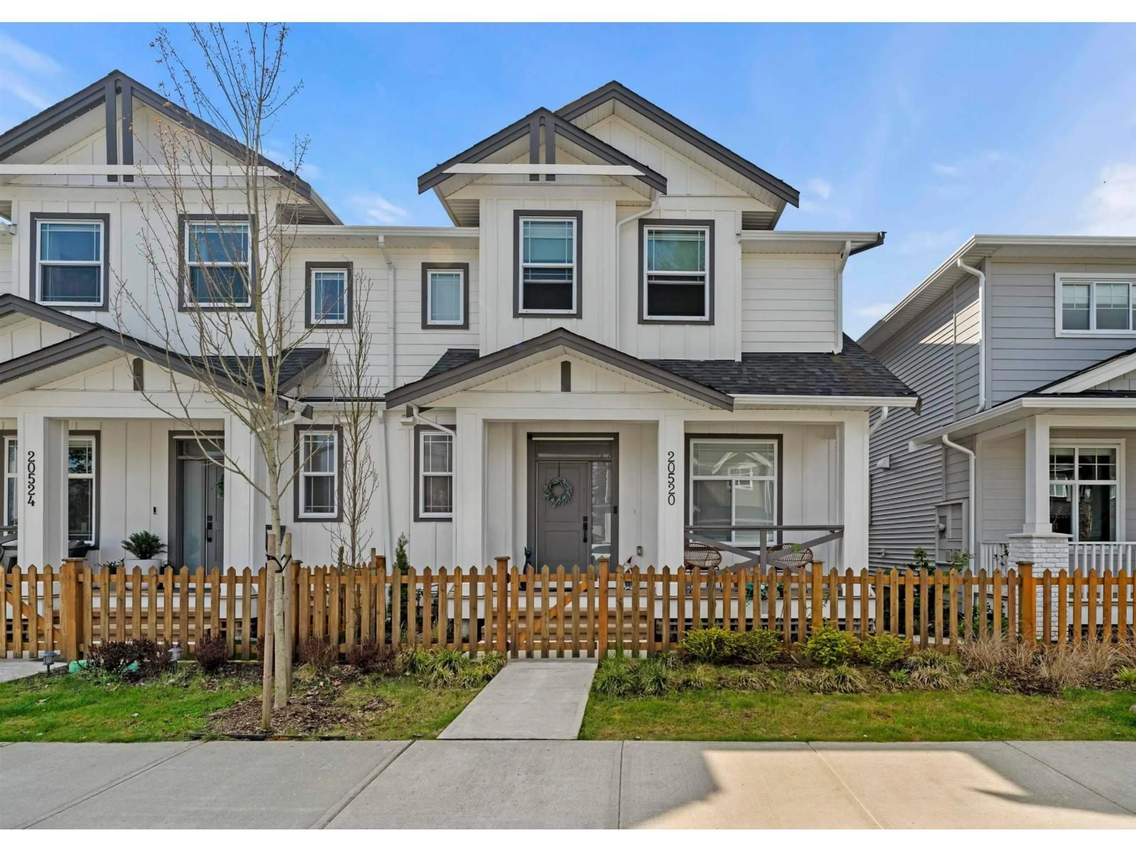 Home with vinyl exterior material, street for 20520 76A AVENUE, Langley British Columbia V2Y3T1