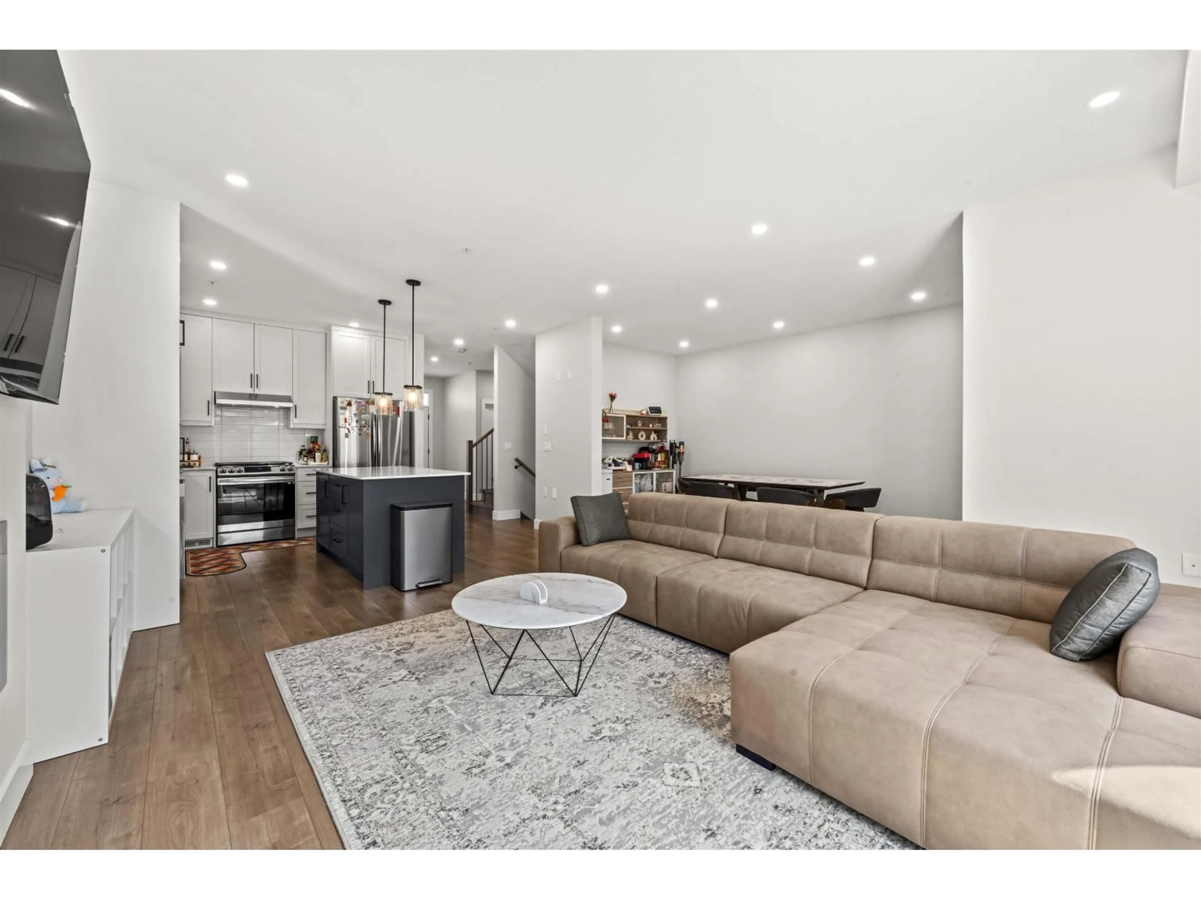 Open concept kitchen, unknown for 20520 76A AVENUE, Langley British Columbia V2Y3T1