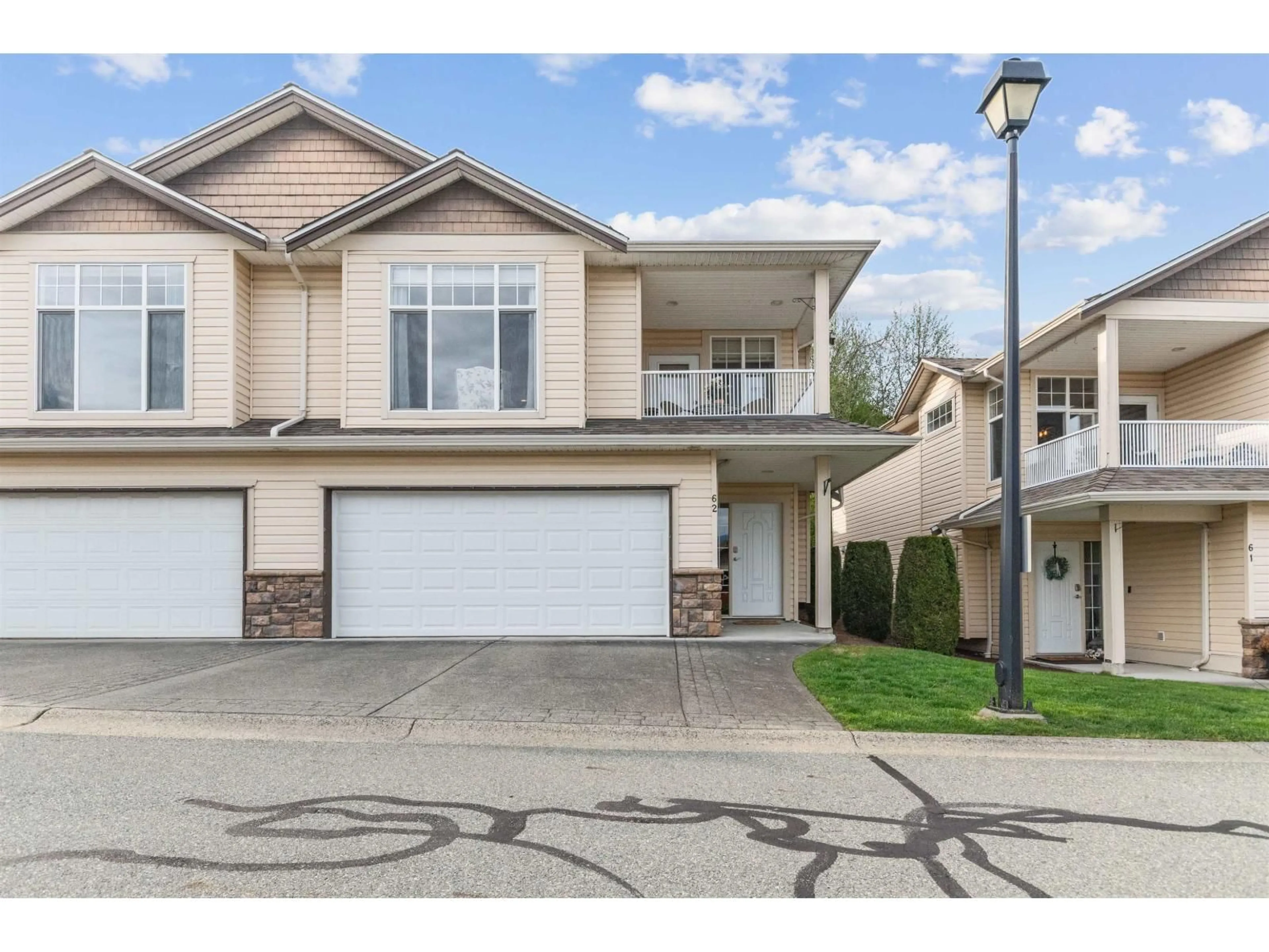 Home with vinyl exterior material, street for 62 - 8590 SUNRISE DRIVE, Chilliwack British Columbia V2R3Z4