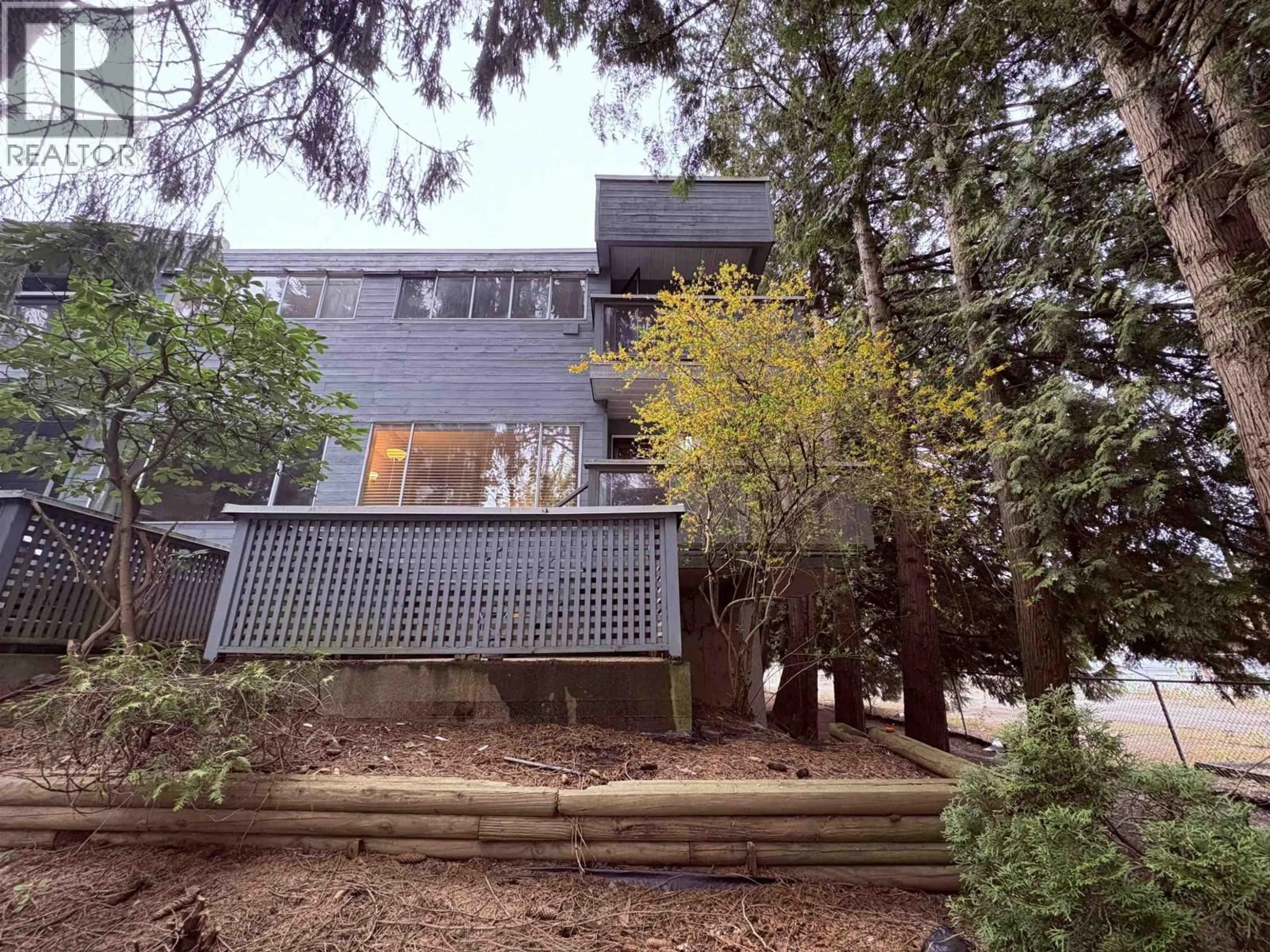 A pic from outside/outdoor area/front of a property/back of a property/a pic from drone, unknown for 10 - 8500 ANDERSON ROAD, Richmond British Columbia V6Y1S6