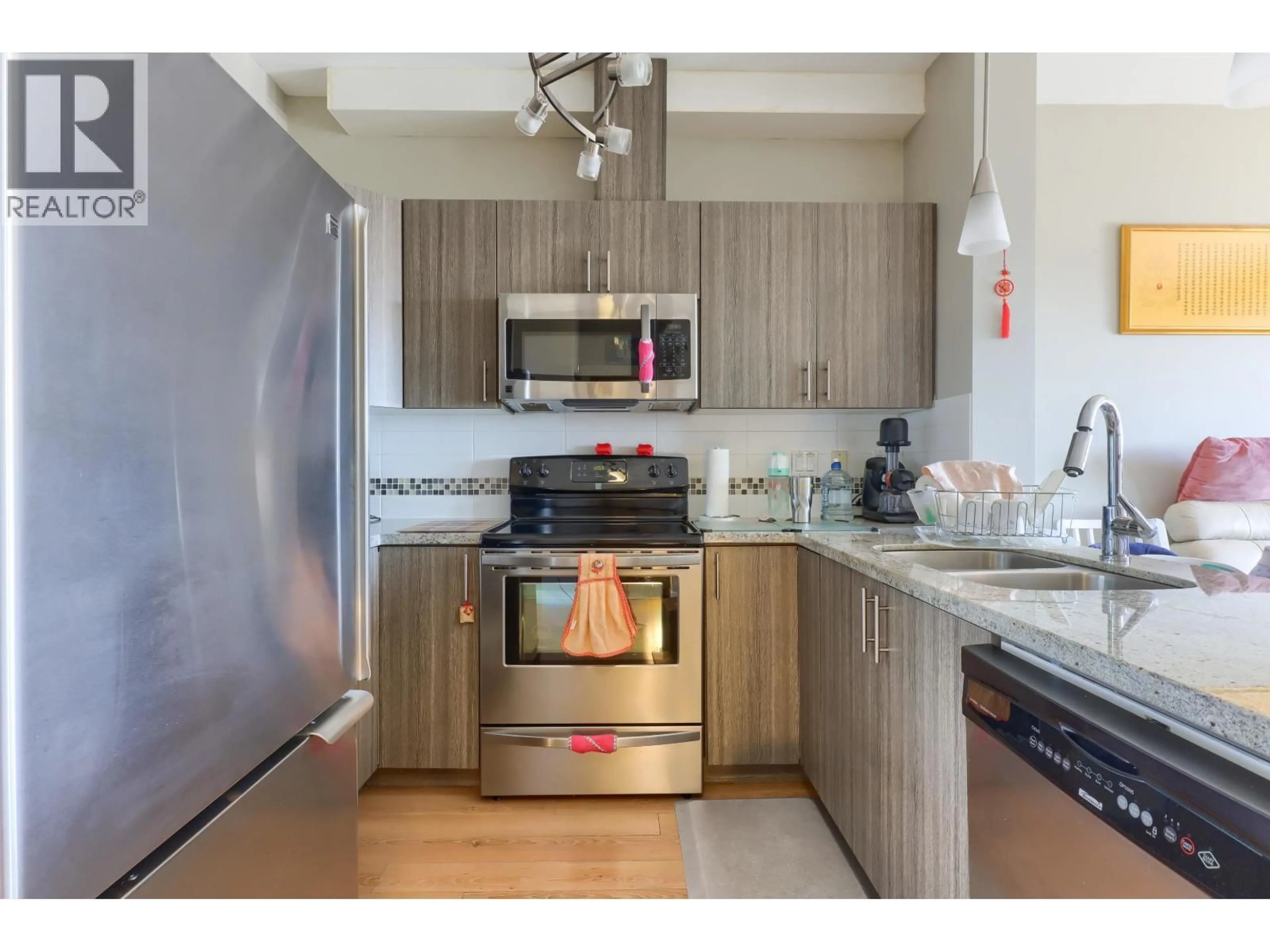 Standard kitchen, unknown for PH1 - 7738 EDMONDS STREET, Burnaby British Columbia V3N1B8