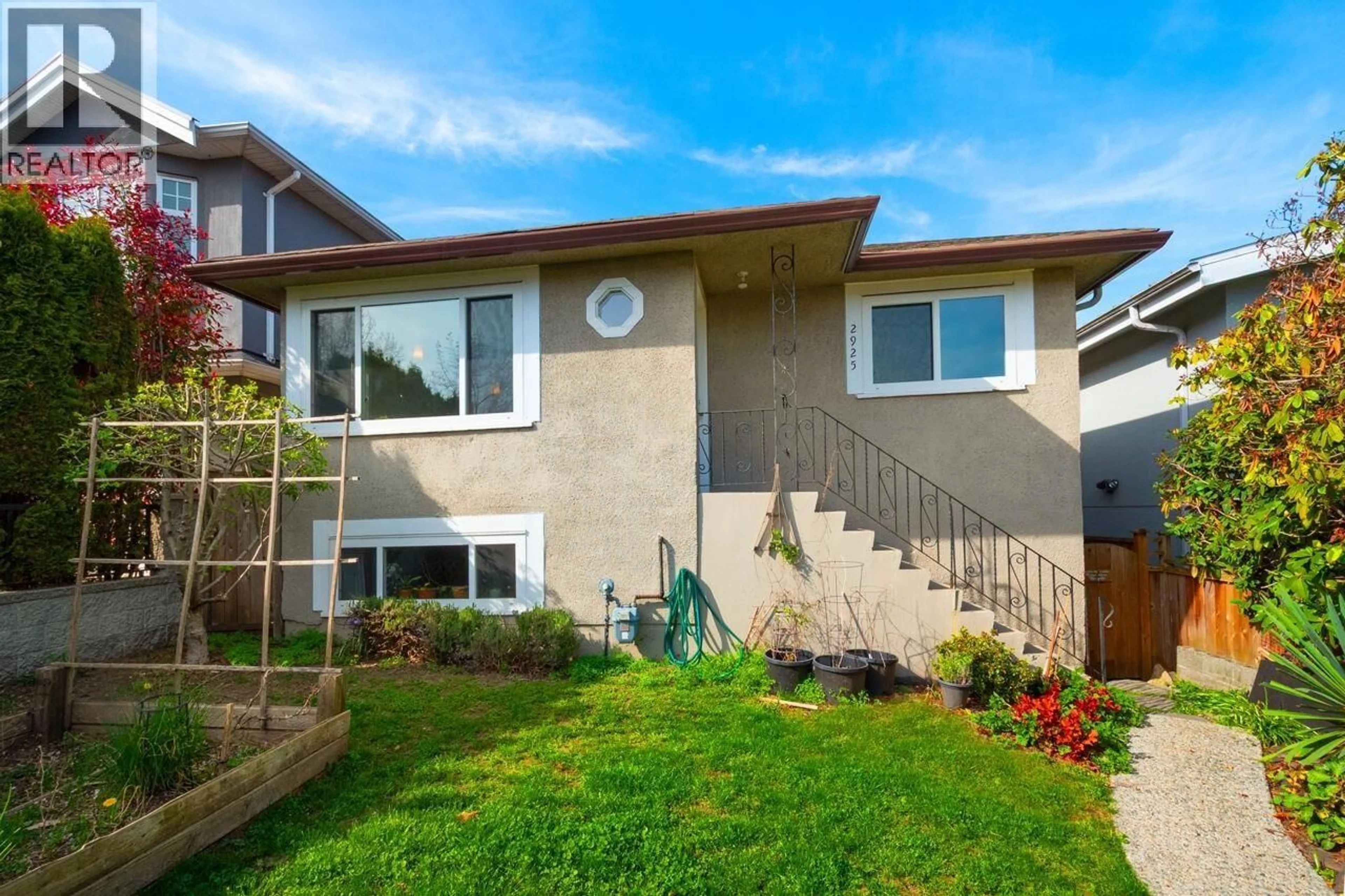 Home with vinyl exterior material, unknown for 2925 MCGILL STREET, Vancouver British Columbia V5K1H8