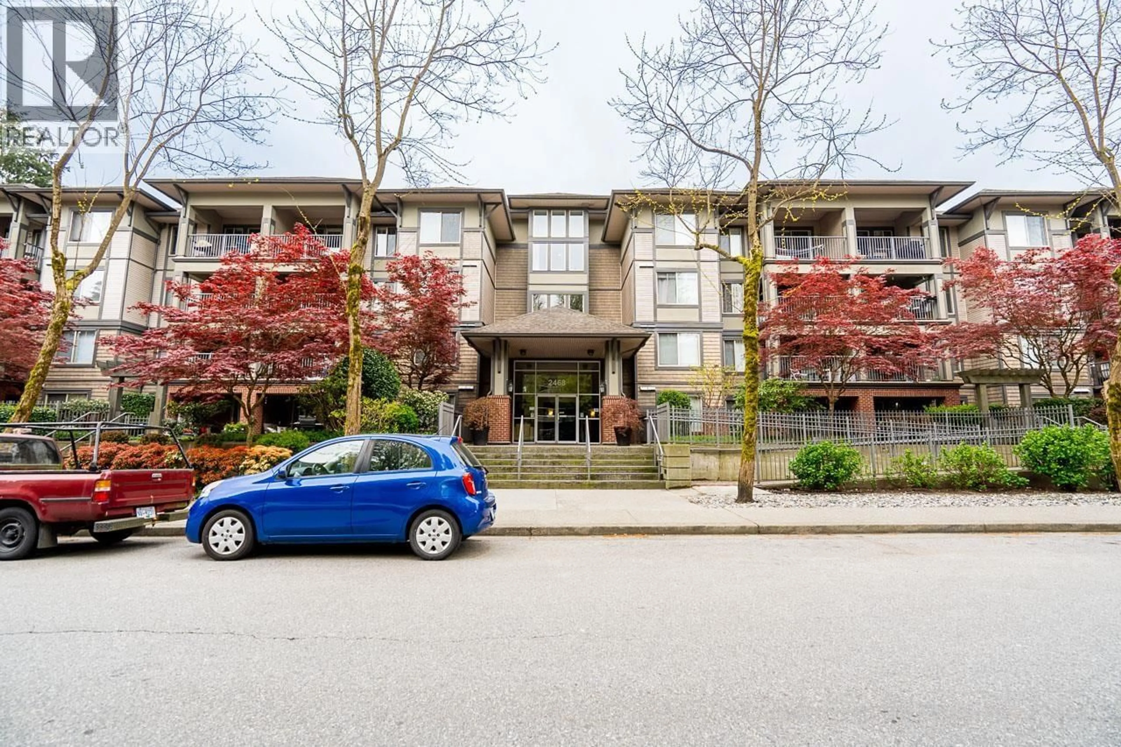 Patio, building for 114 - 2468 ATKINS AVENUE, Port Coquitlam British Columbia V3C1Y9