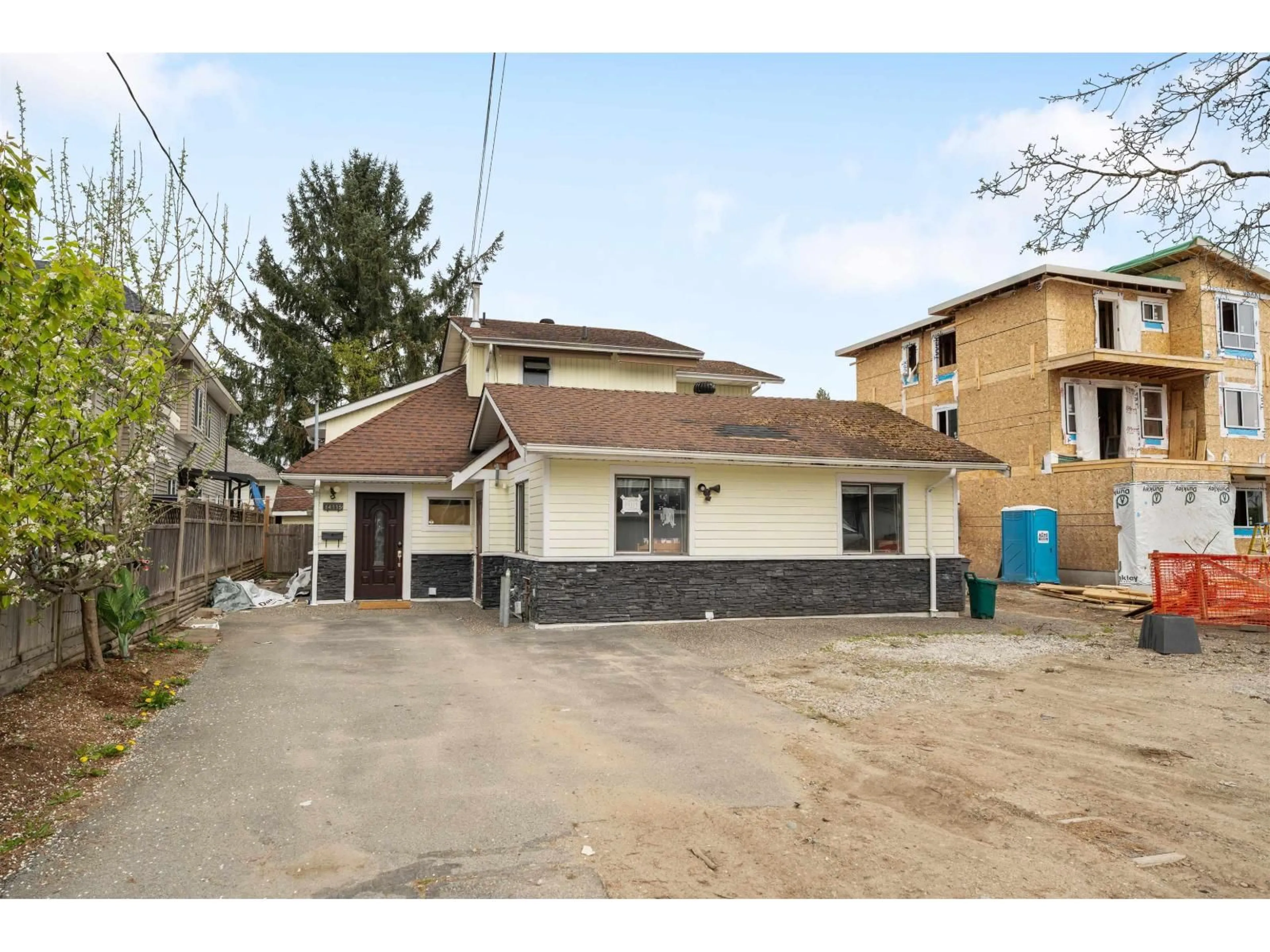 Unknown for 14115 110 AVENUE, Surrey British Columbia V3R1Z3