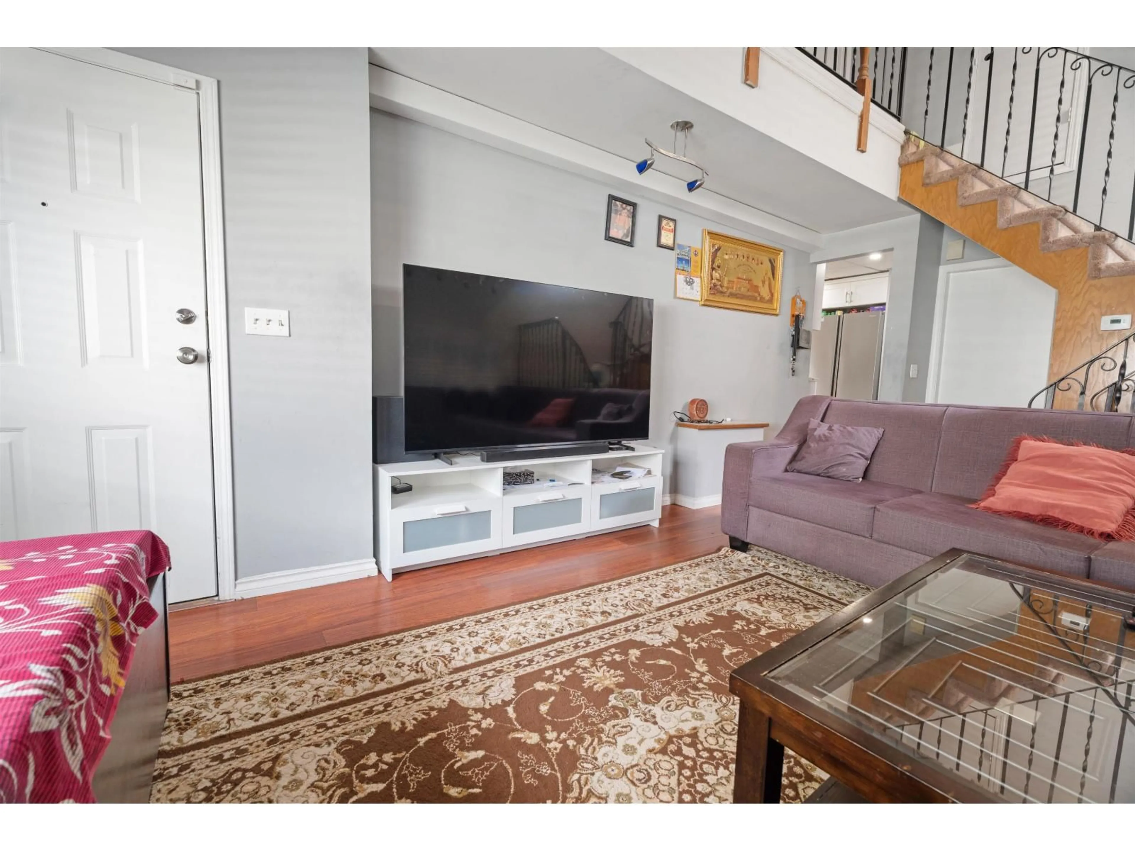 Living room with furniture, unknown for 14115 110 AVENUE, Surrey British Columbia V3R1Z3