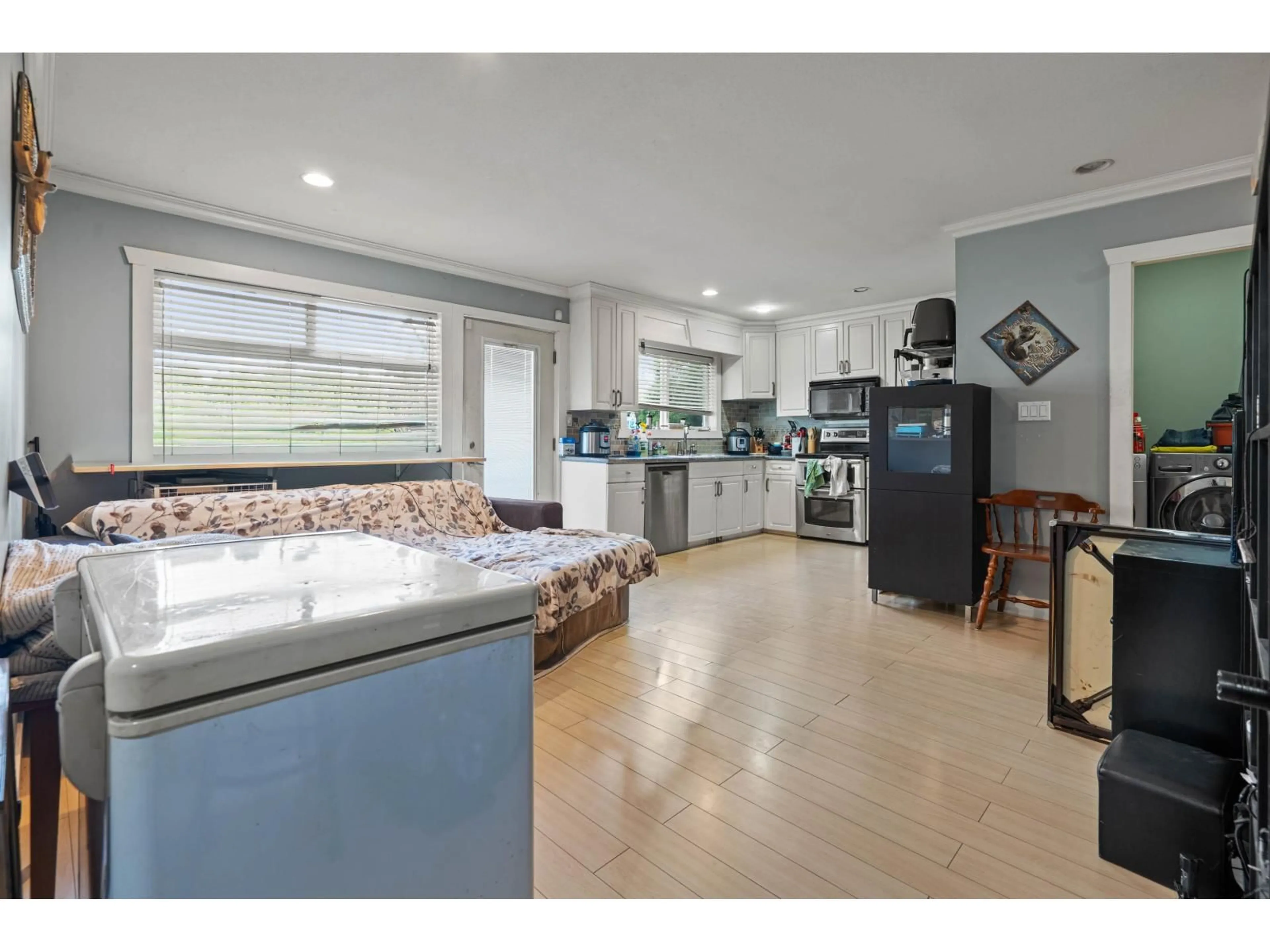 Open concept kitchen, ceramic/tile floor for 9716 CORBOULD STREET, Chilliwack British Columbia V2P4B5