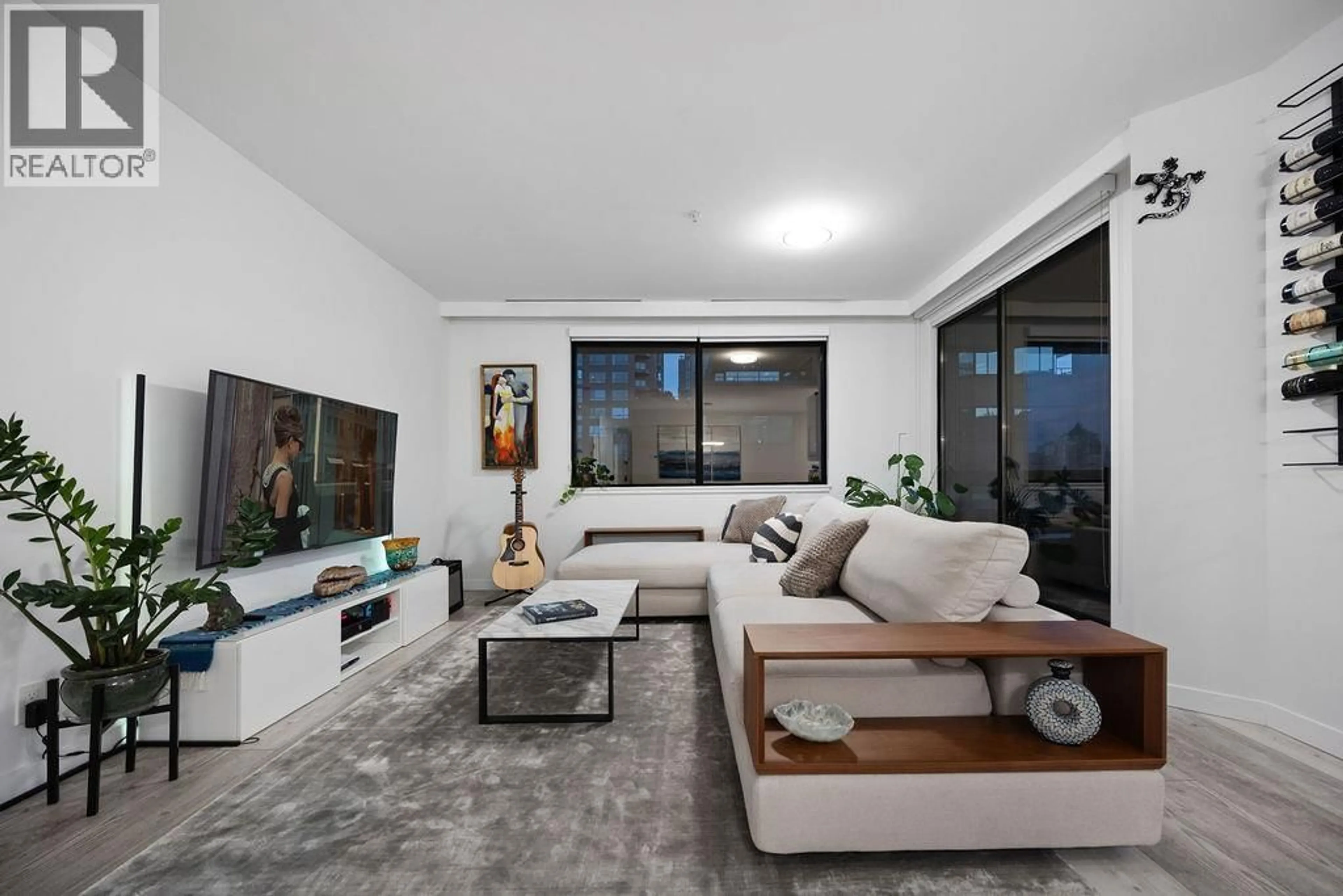 Living room with furniture, unknown for 1007 - 1177 HORNBY STREET, Vancouver British Columbia V6Z2E9